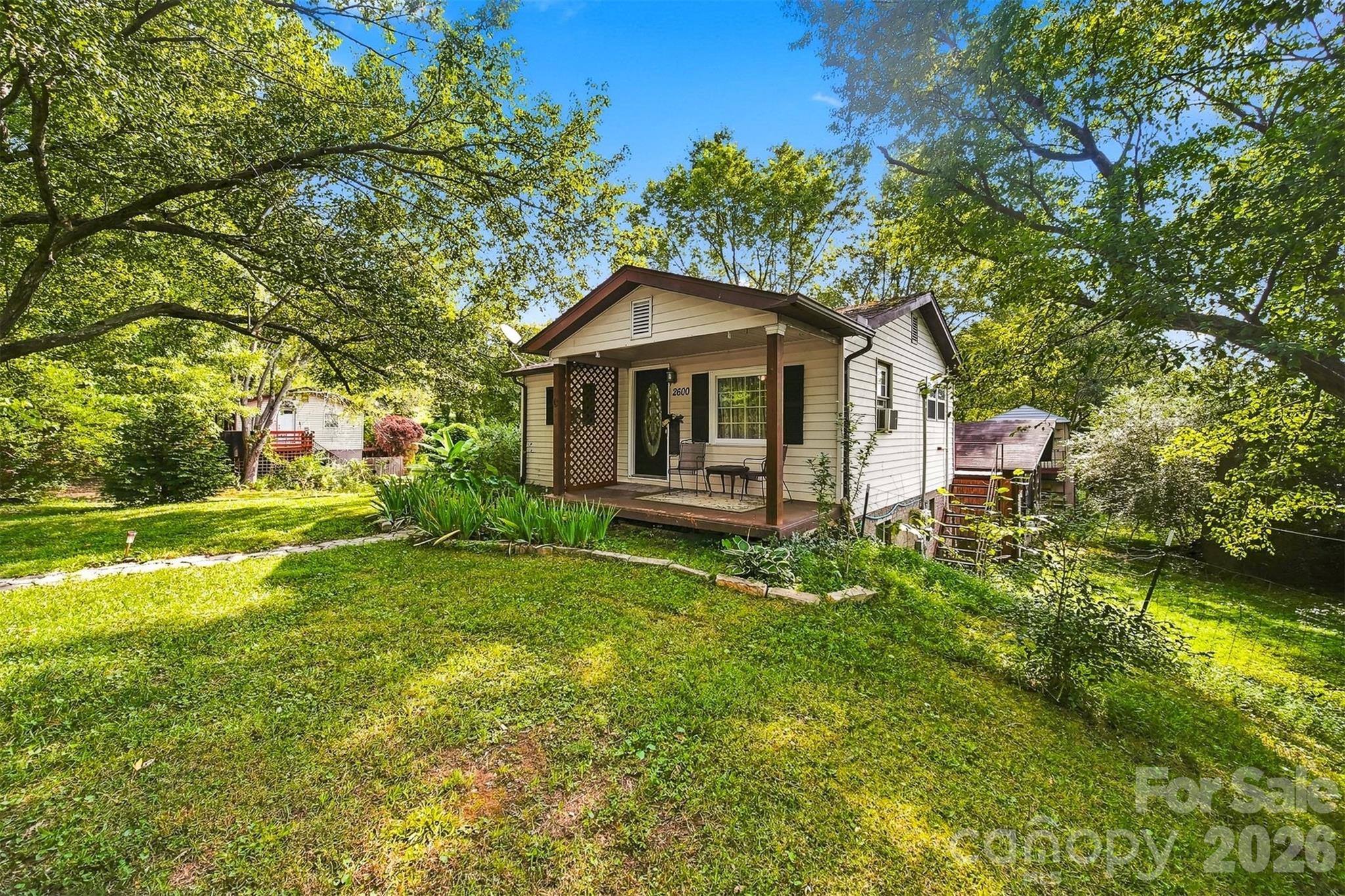2588 Old Shelby Road — Hickory