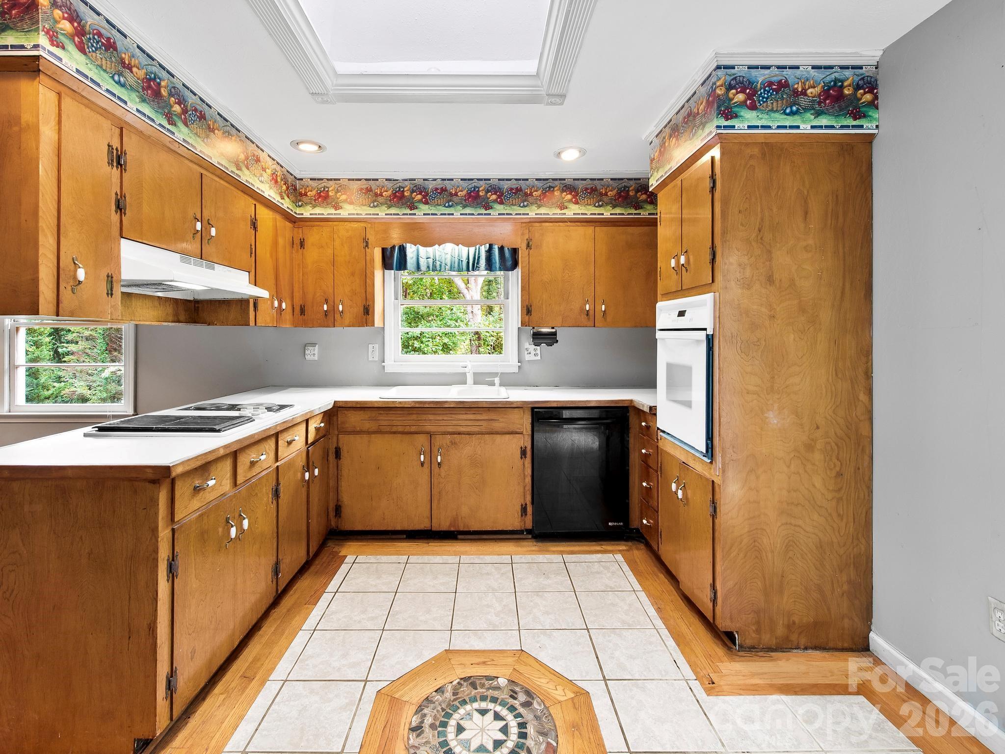 48 Faircrest Road — Asheville