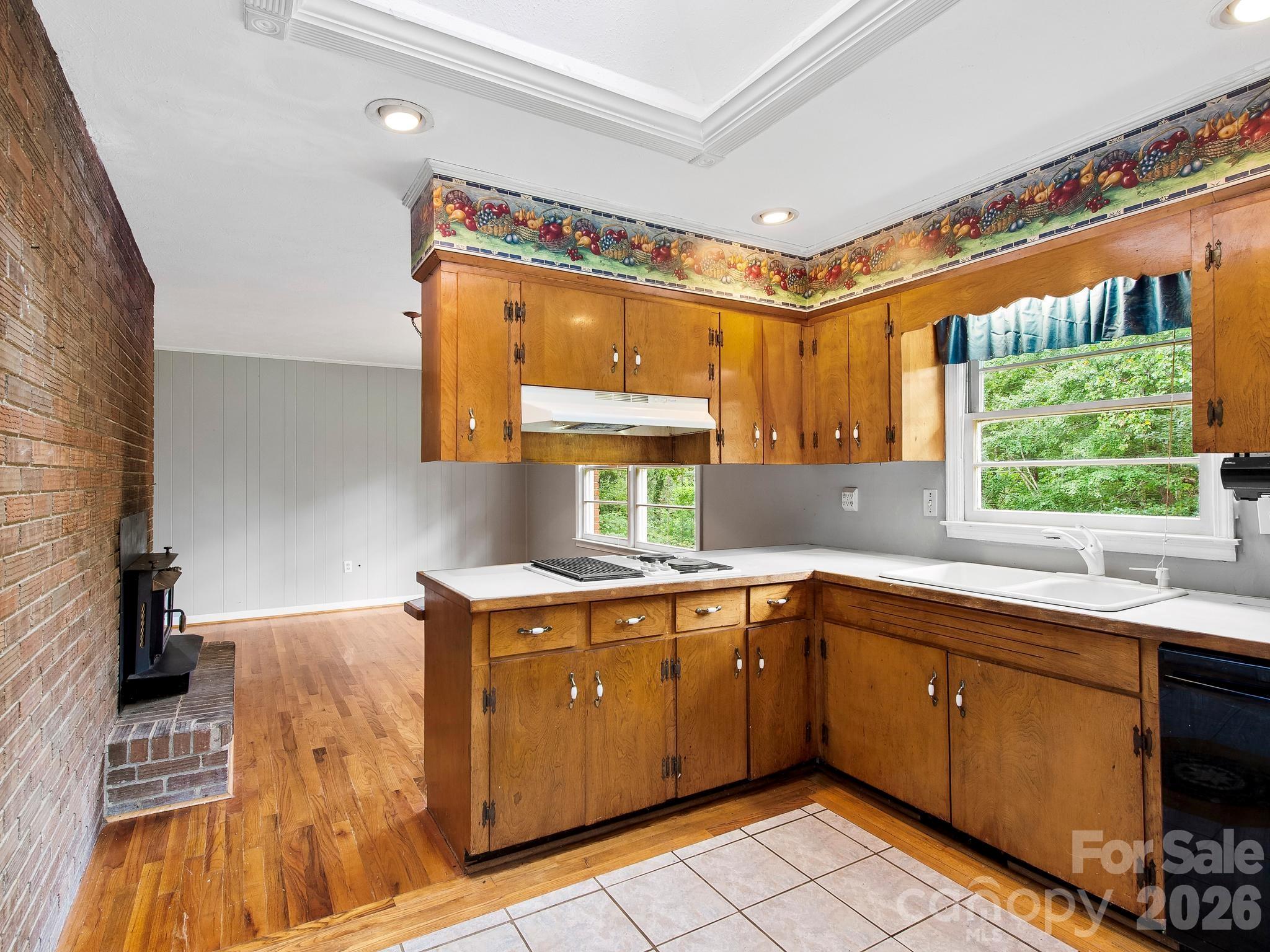 48 Faircrest Road — Asheville