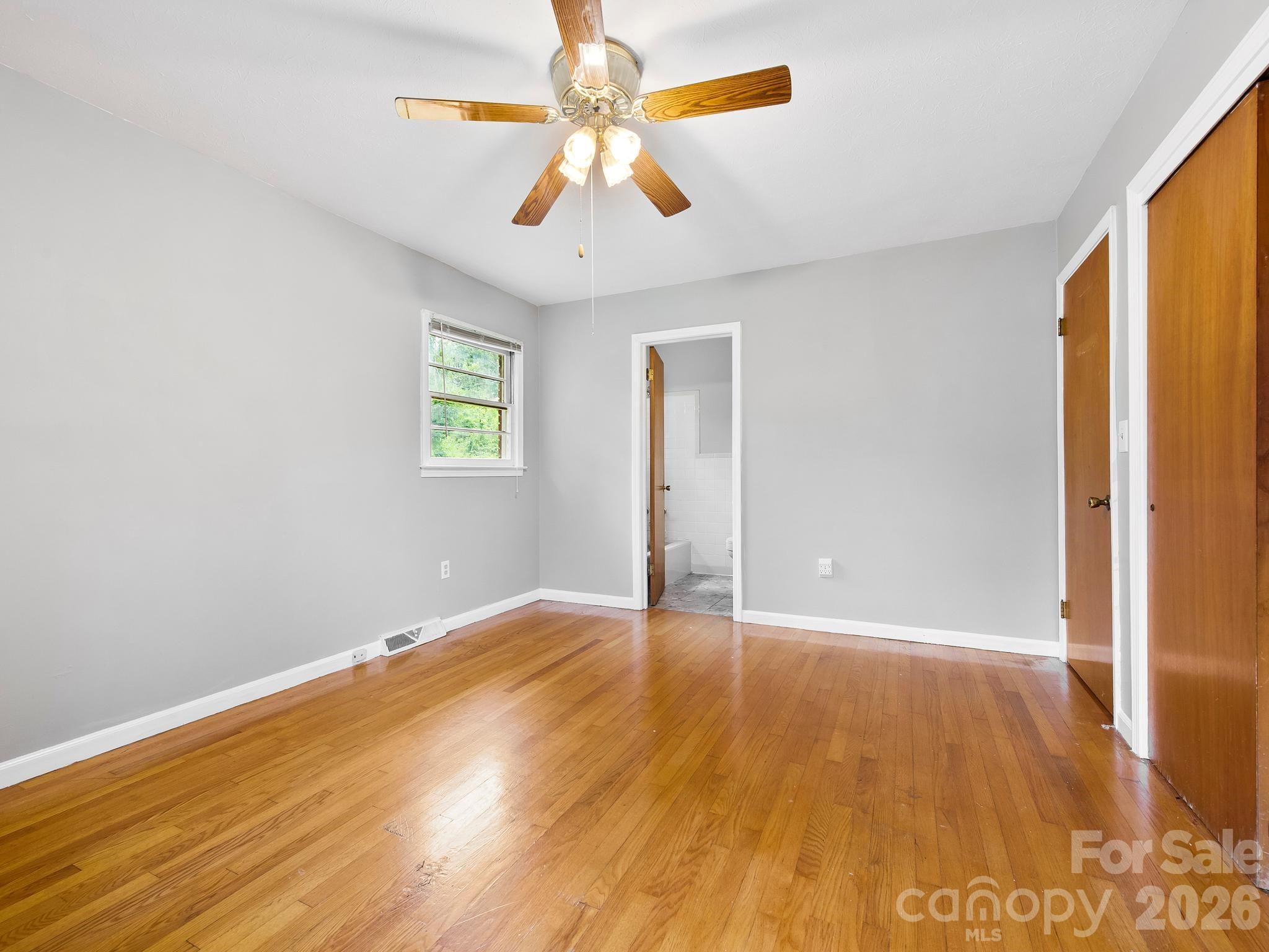 48 Faircrest Road — Asheville