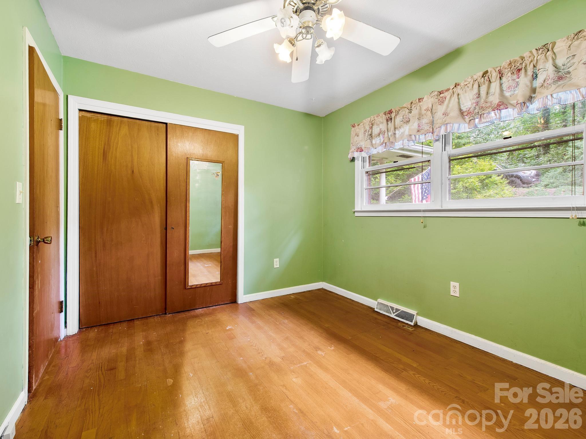 48 Faircrest Road — Asheville