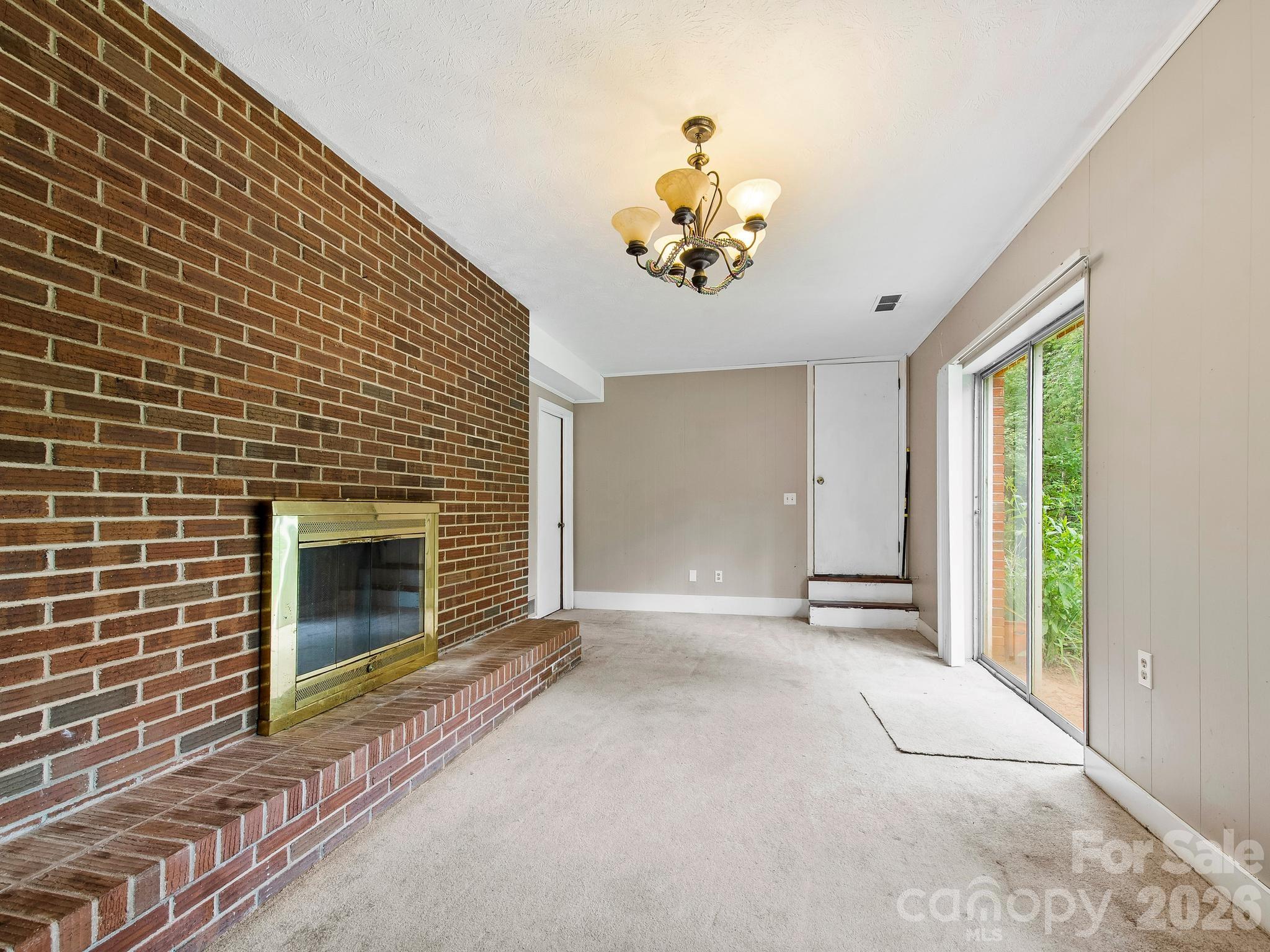 48 Faircrest Road — Asheville