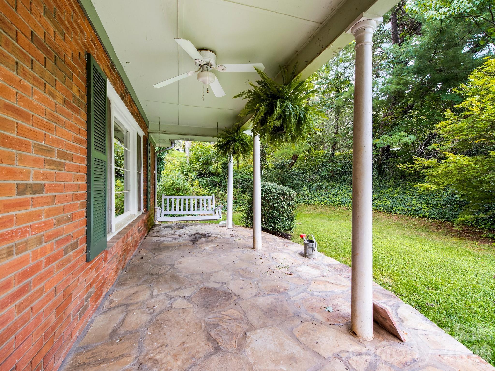 48 Faircrest Road — Asheville