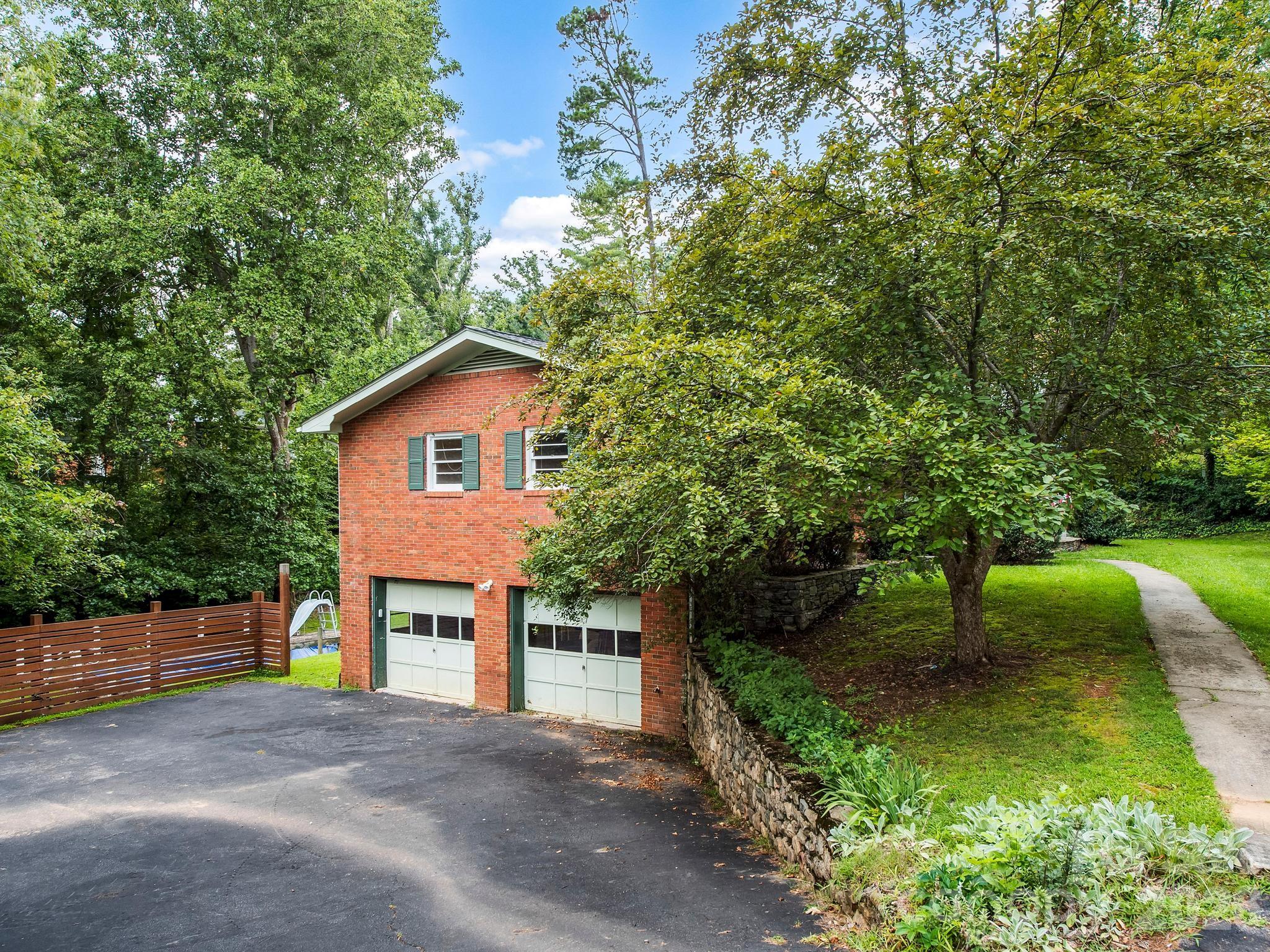 48 Faircrest Road — Asheville