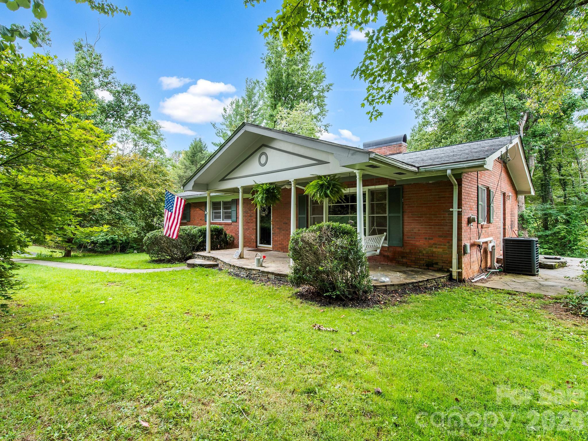 48 Faircrest Road — Asheville