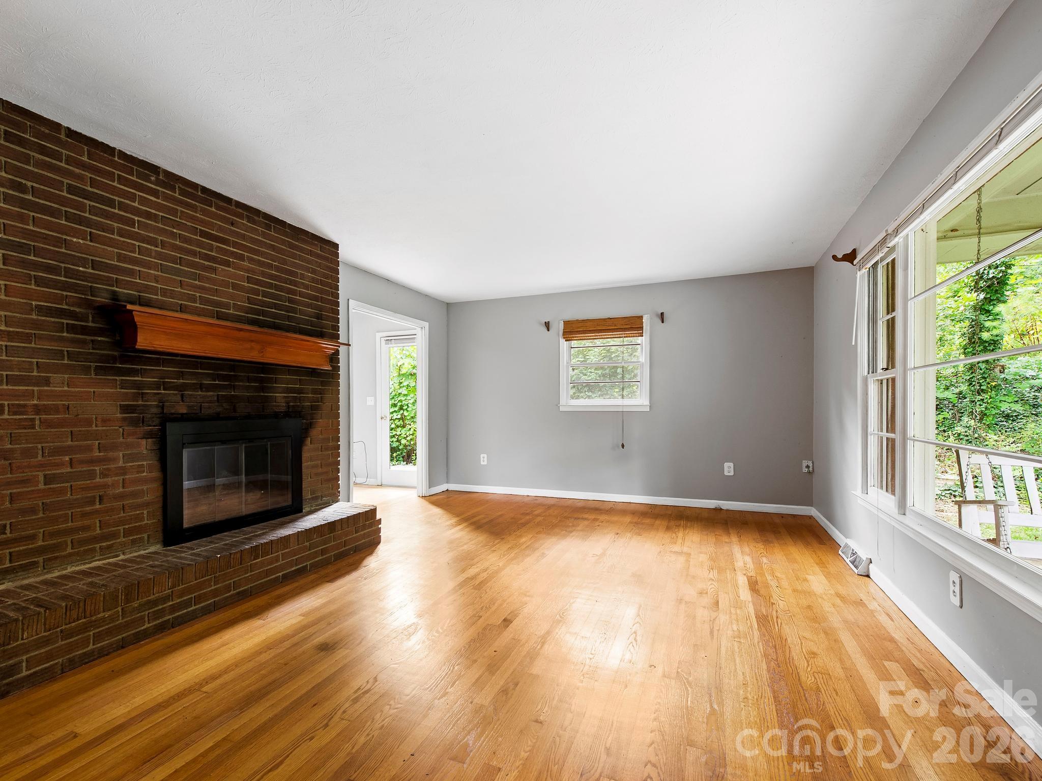 48 Faircrest Road — Asheville