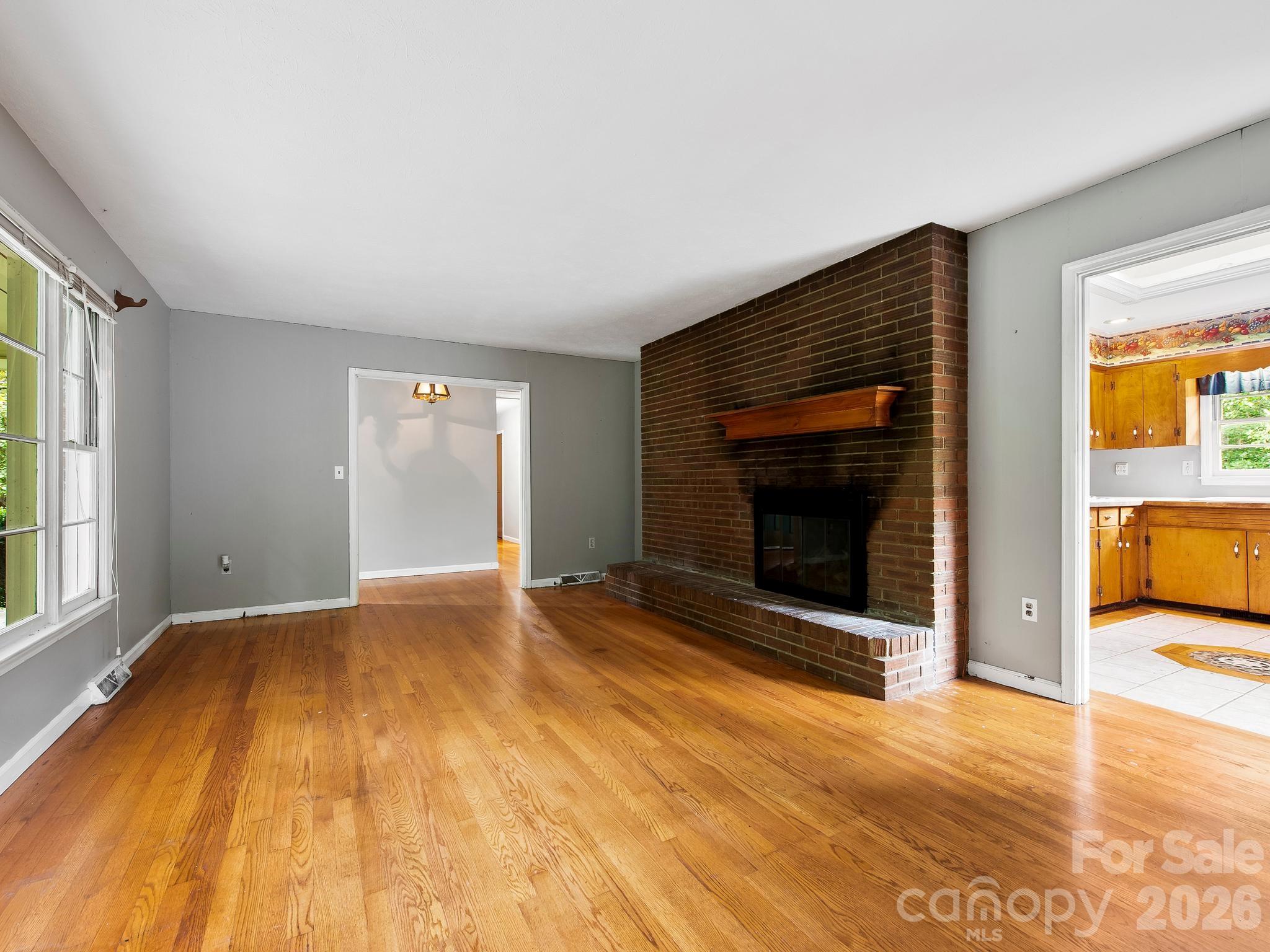 48 Faircrest Road — Asheville