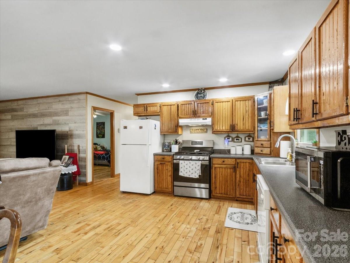 427 Big Brush Creek Road — Green Mountain