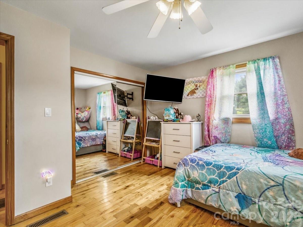 427 Big Brush Creek Road — Green Mountain