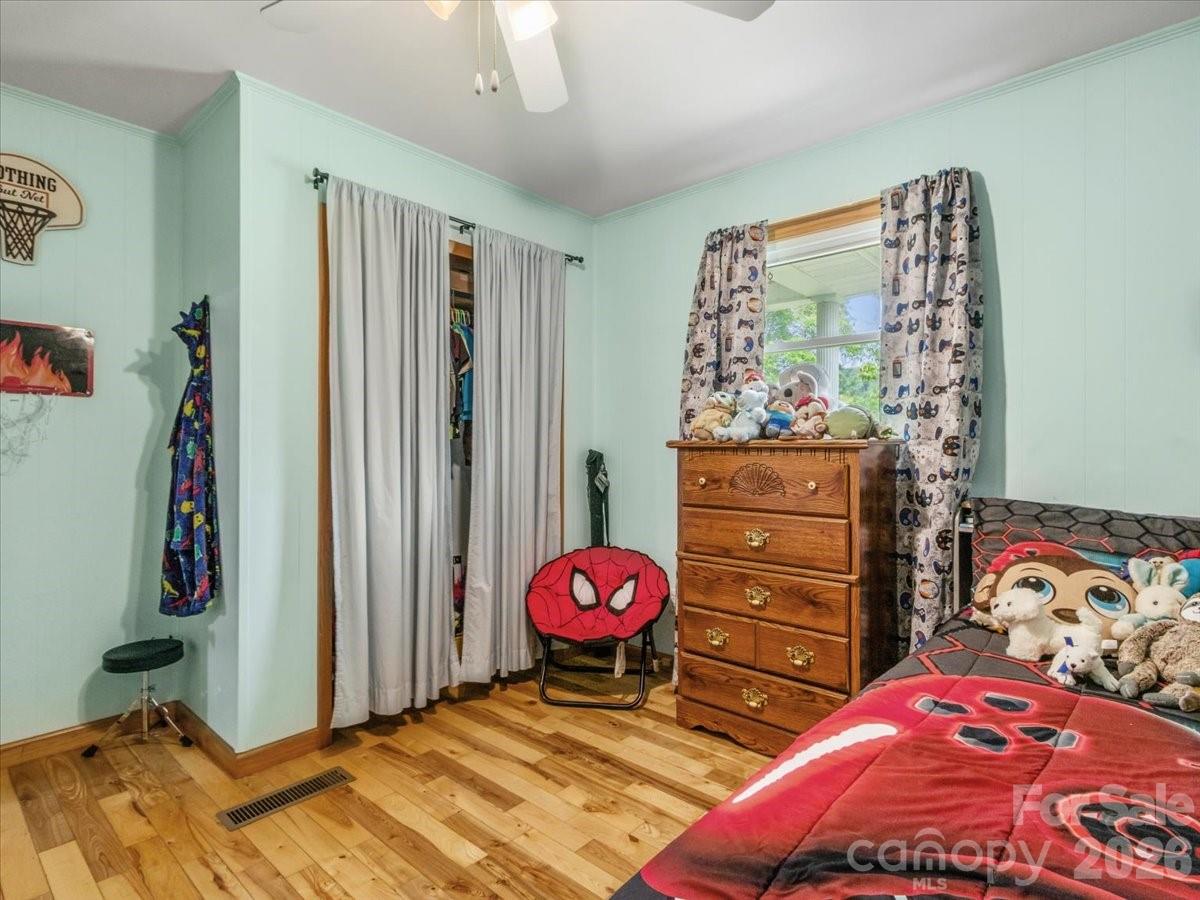 427 Big Brush Creek Road — Green Mountain