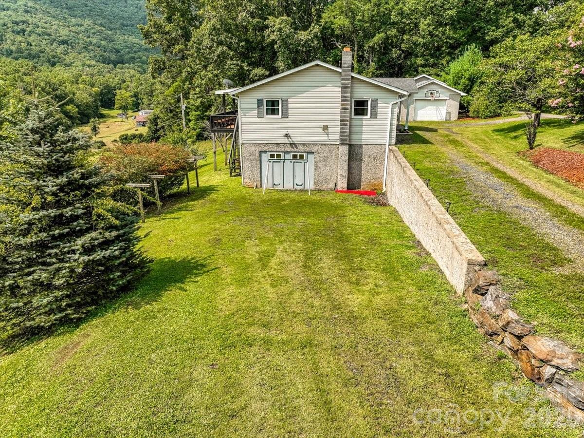 427 Big Brush Creek Road — Green Mountain