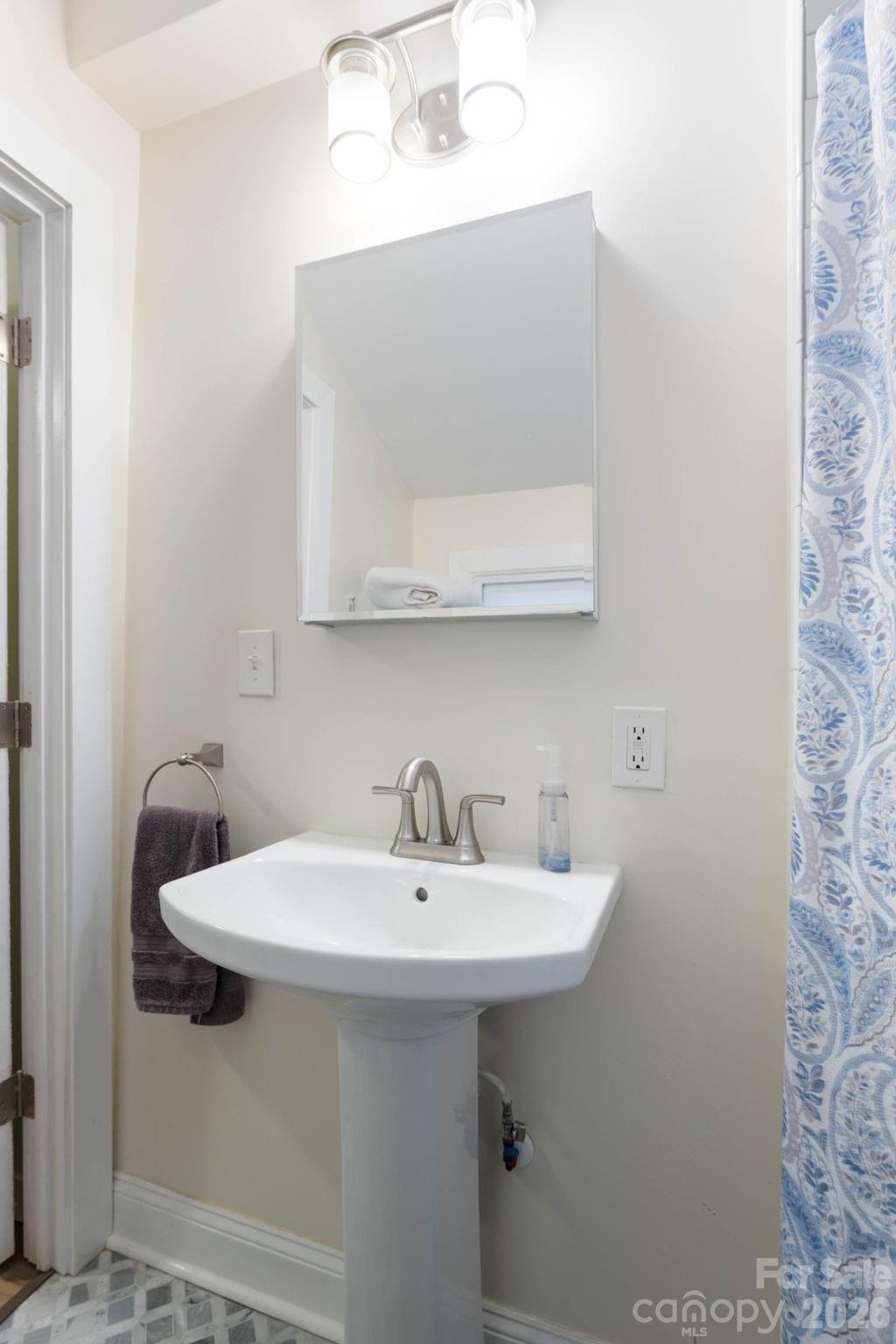 1208 Phillips Court — Gastonia