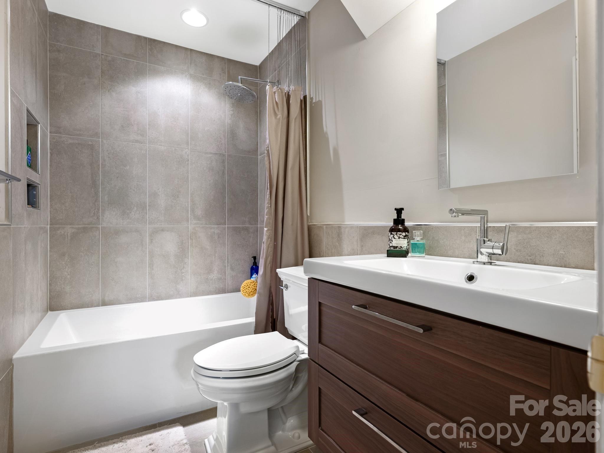 223 Perrin Place — Charlotte