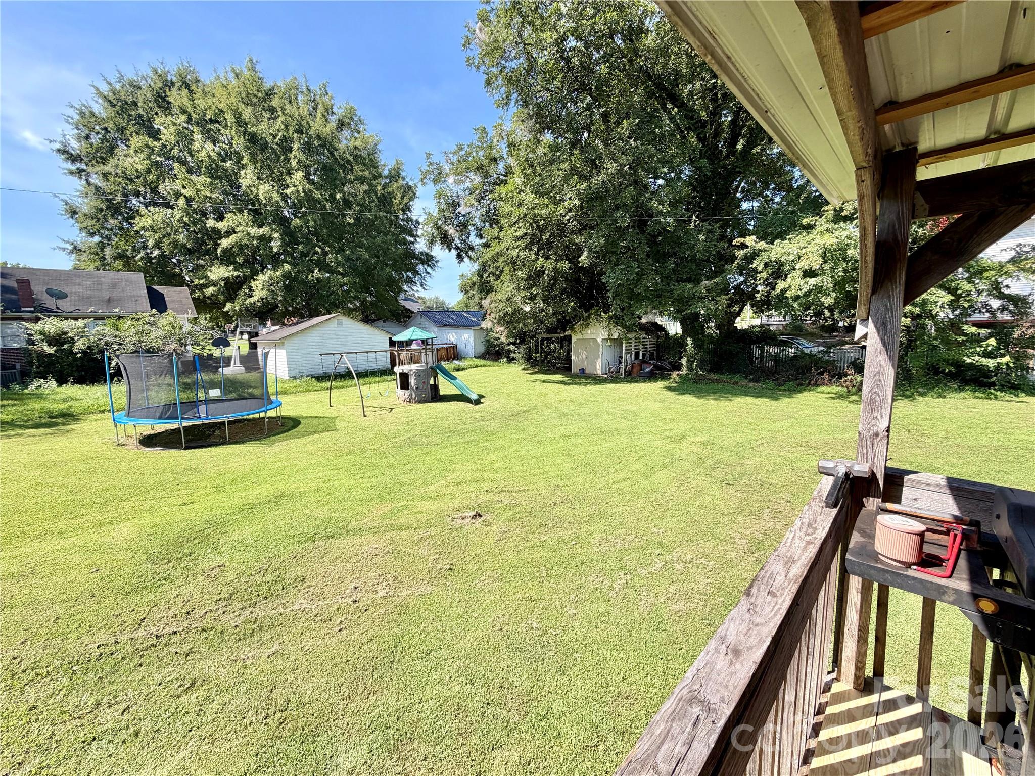 371 Sulphur Springs Road — Hiddenite