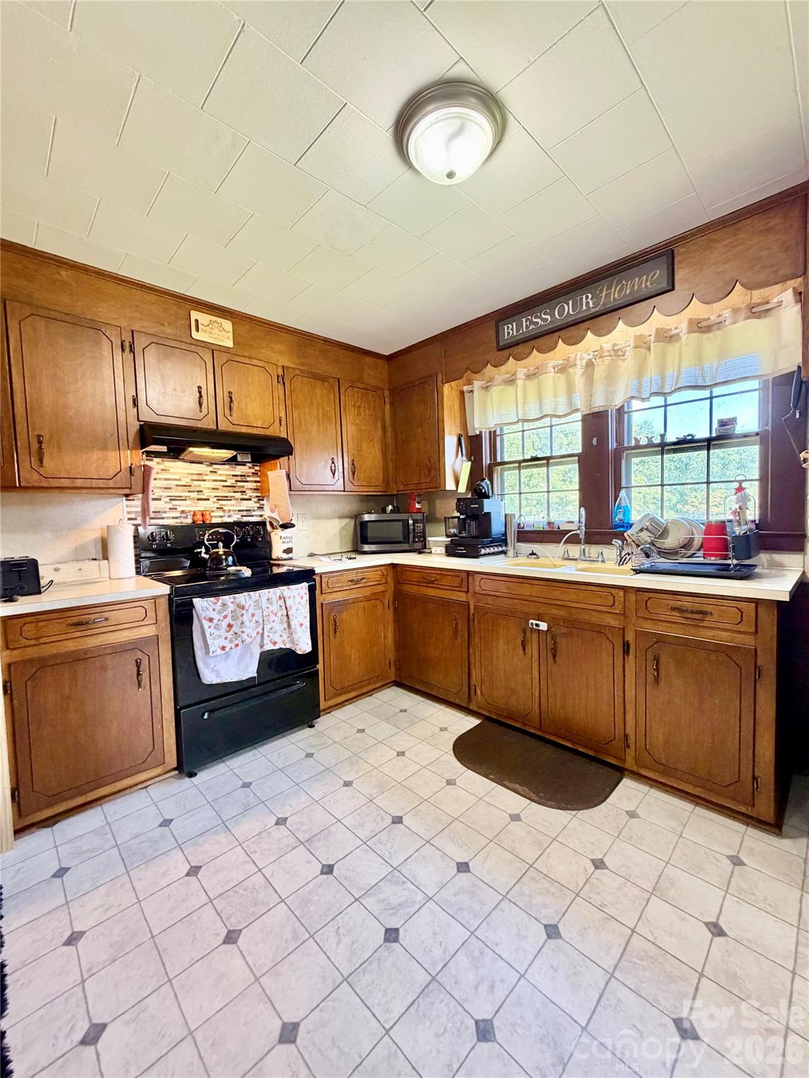 371 Sulphur Springs Road — Hiddenite