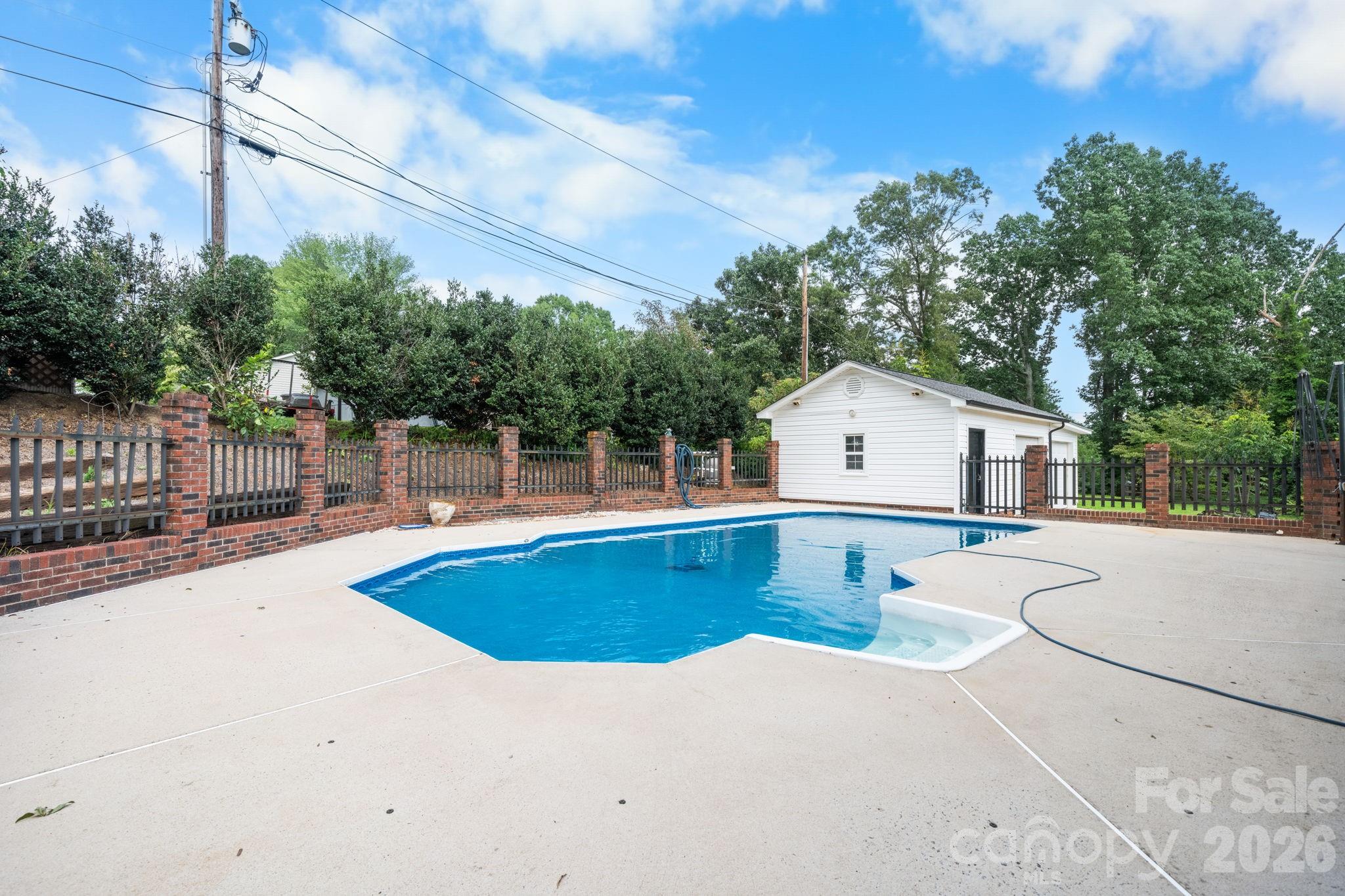 1316 Oak Canopy Road — Lincolnton