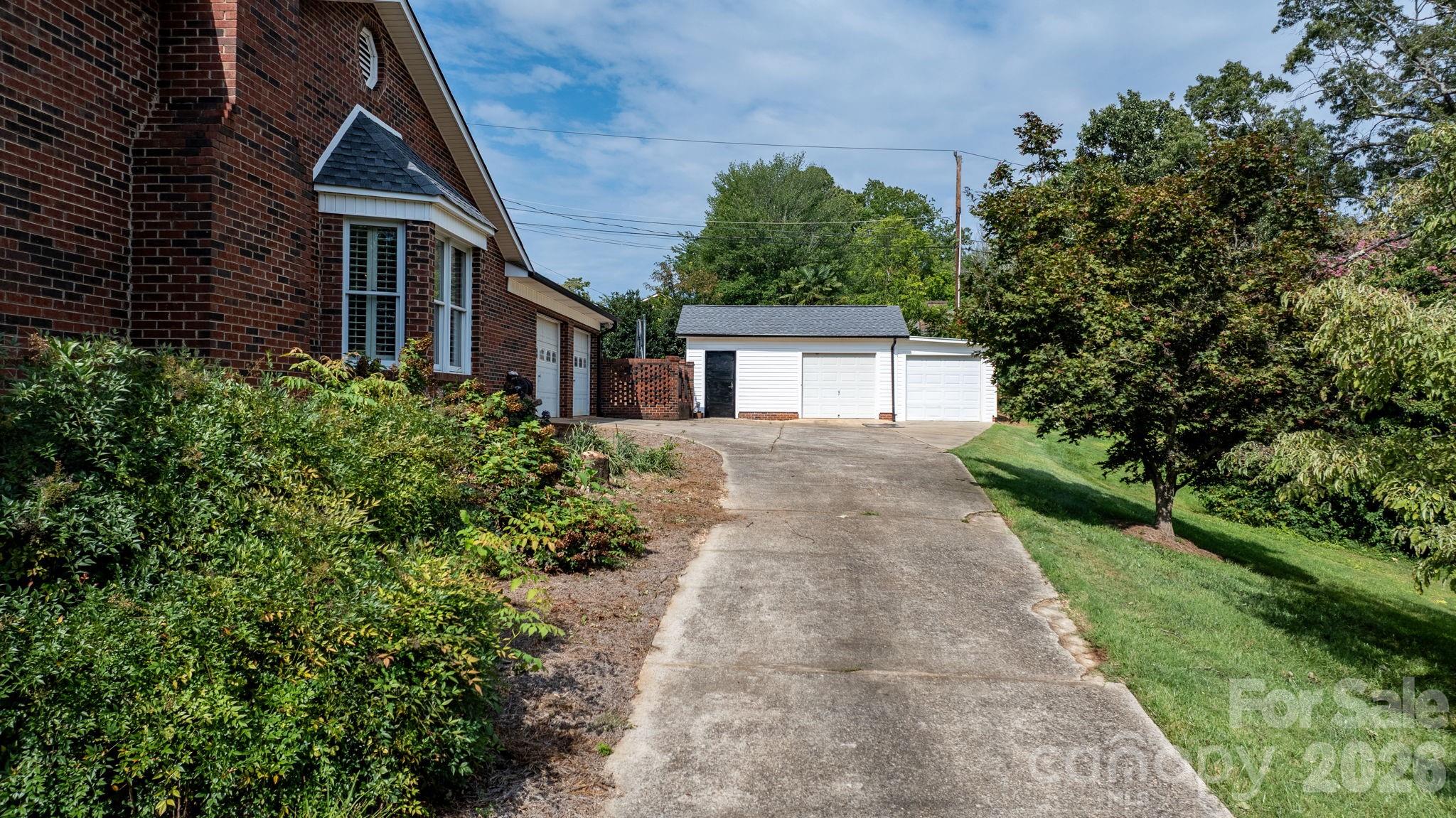 1316 Oak Canopy Road — Lincolnton