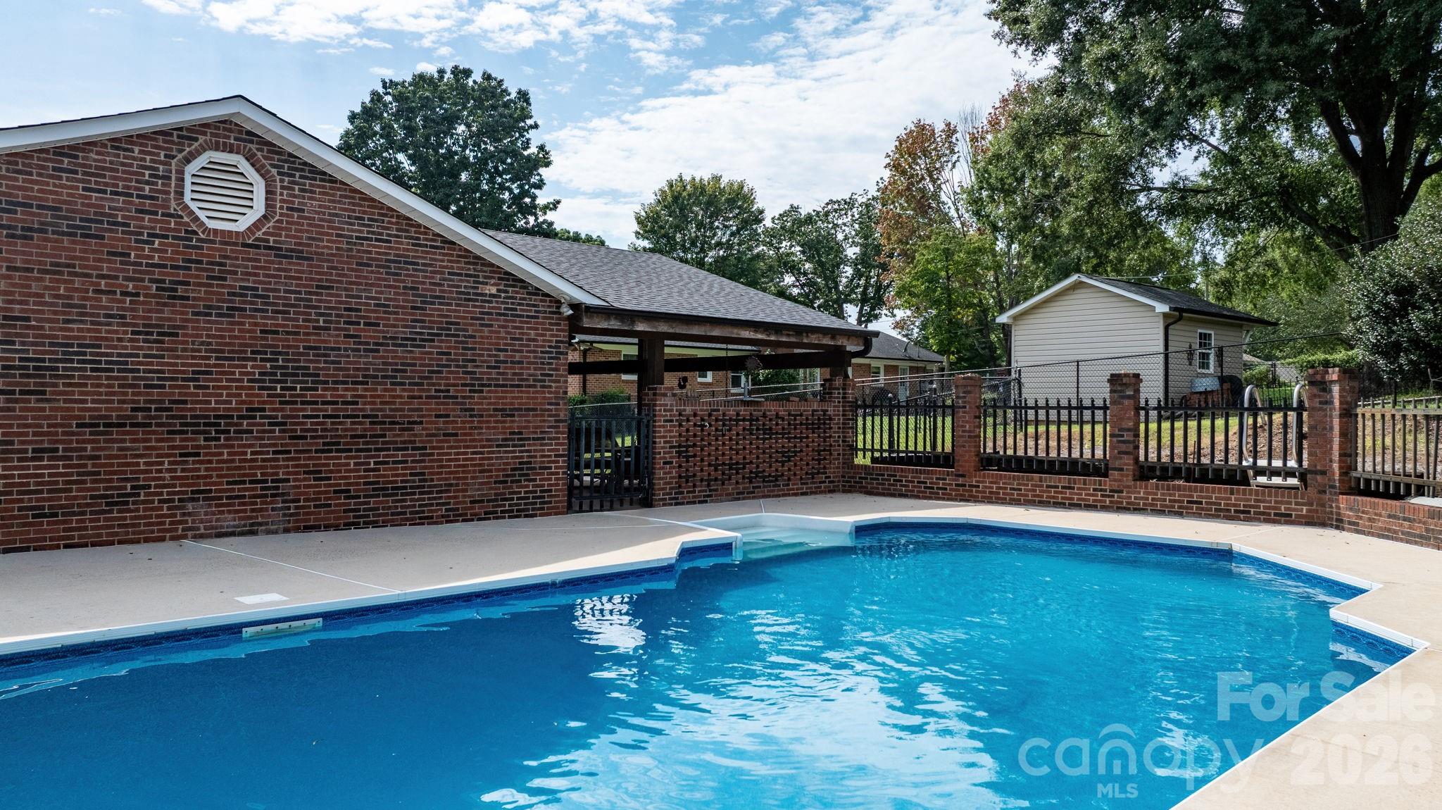 1316 Oak Canopy Road — Lincolnton