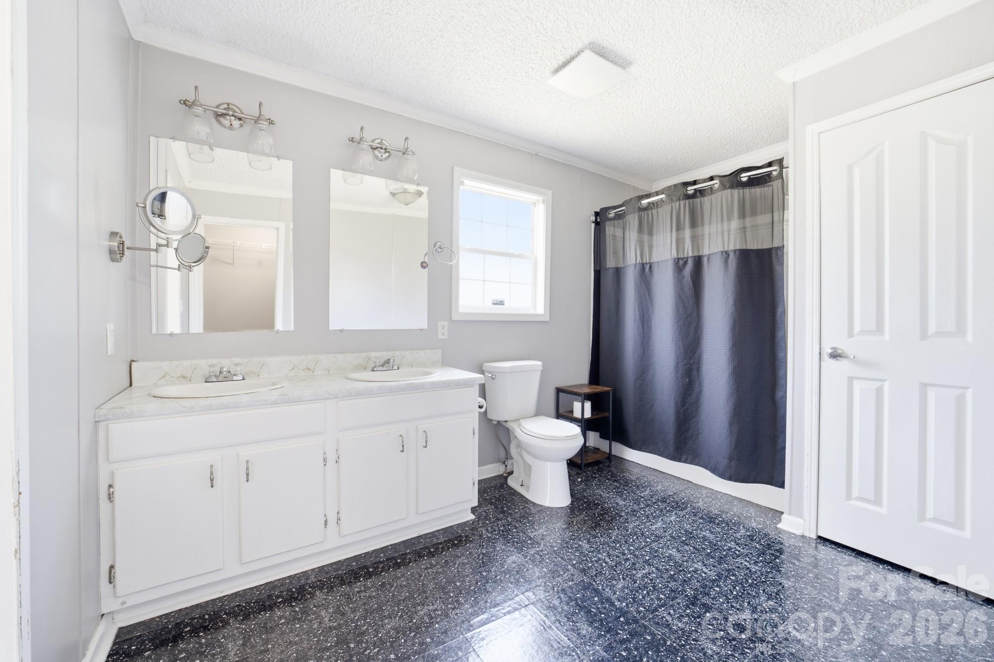 3009 Drake Drive — Stanley