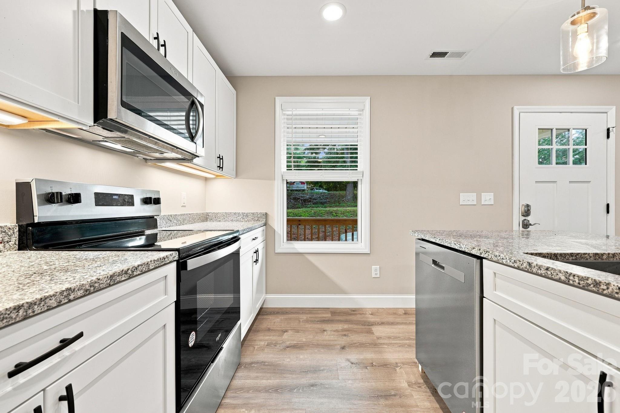 7 Greenridge Road — Weaverville