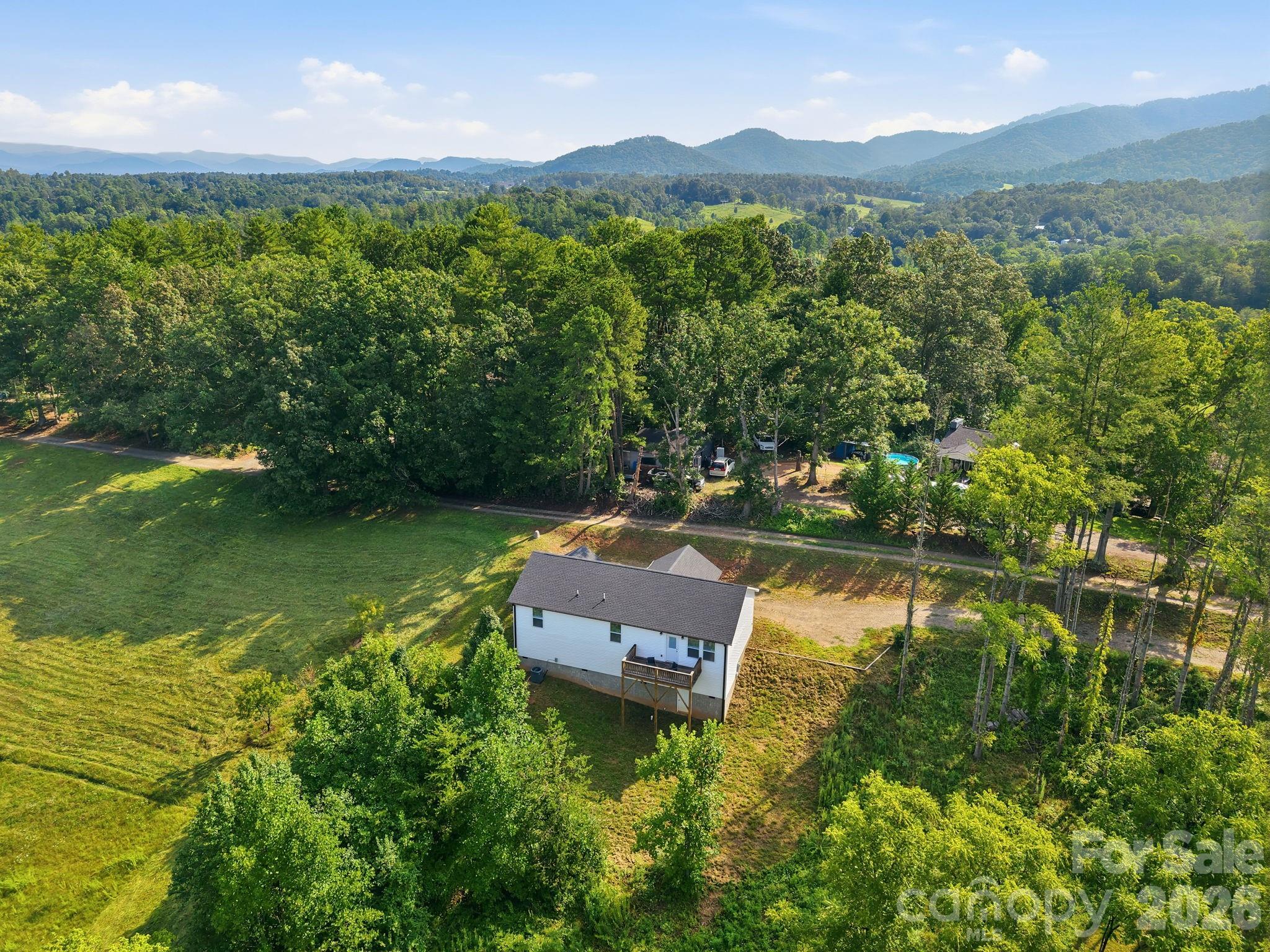 7 Greenridge Road — Weaverville