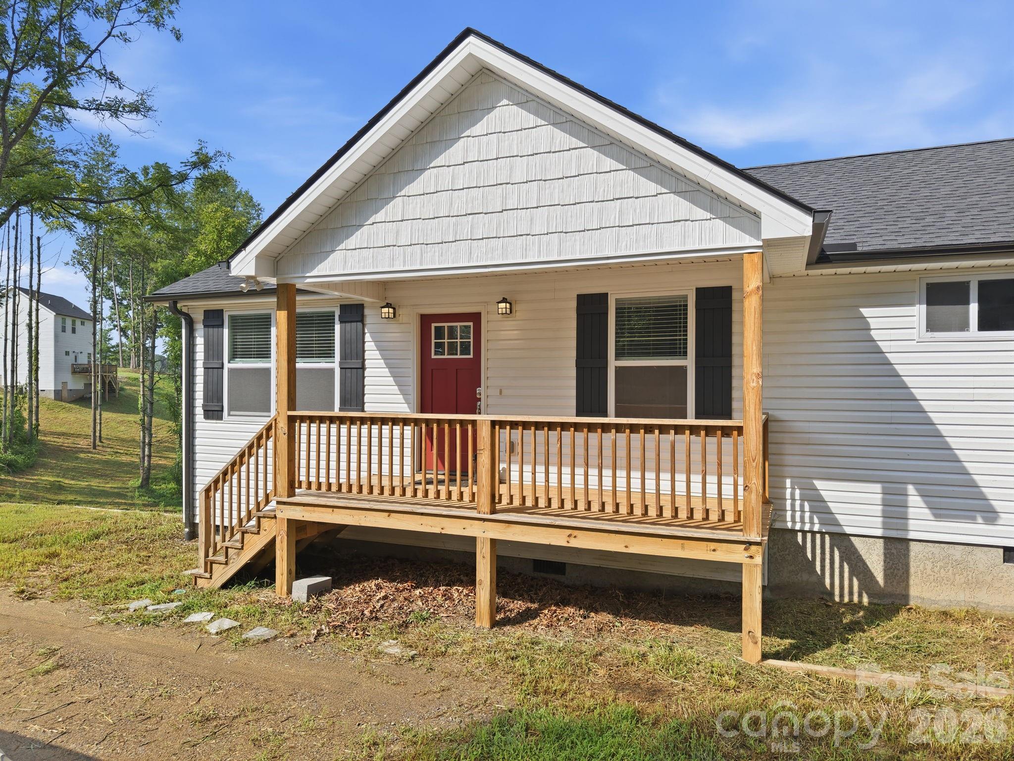 7 Greenridge Road — Weaverville