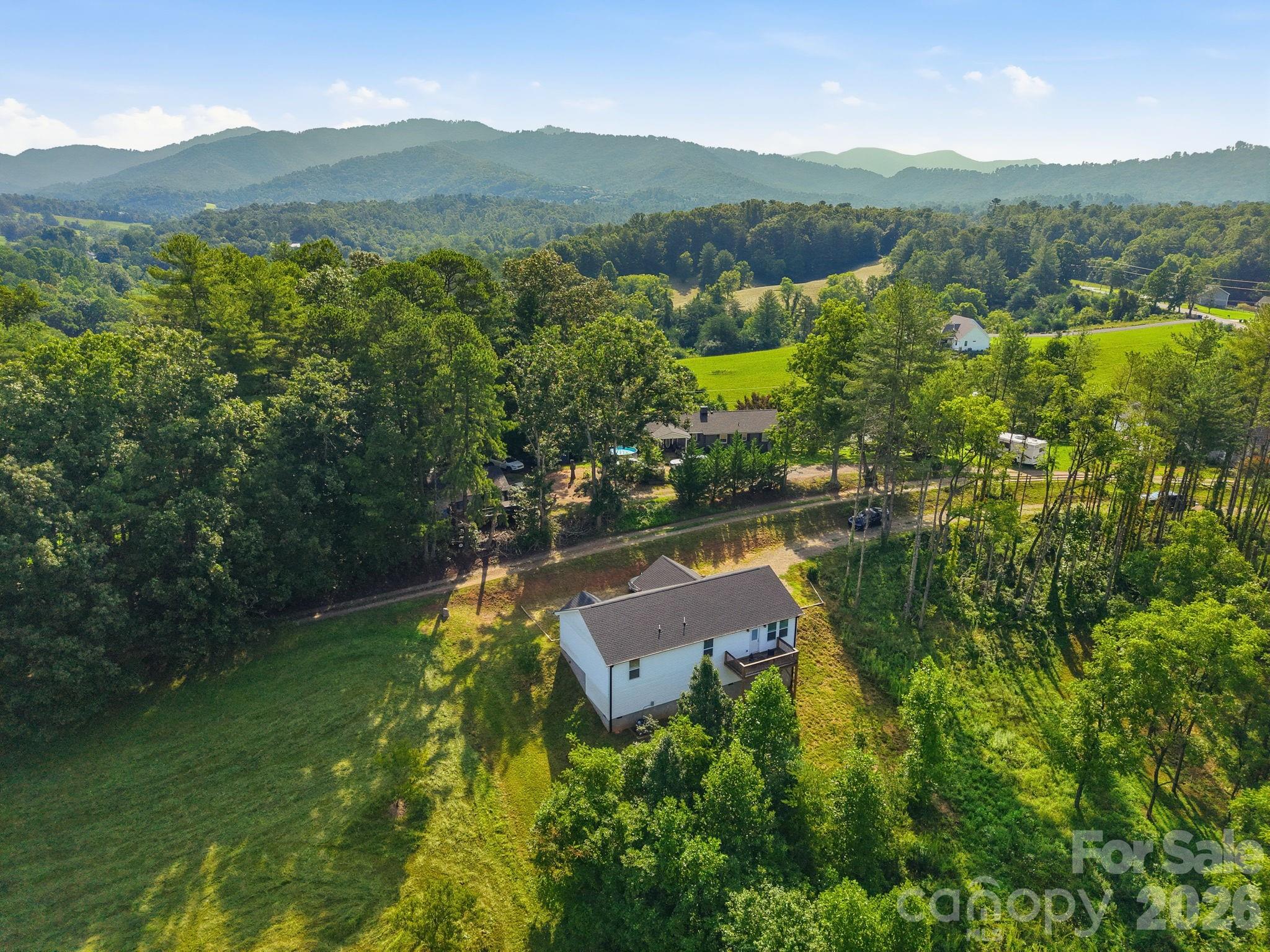 7 Greenridge Road — Weaverville