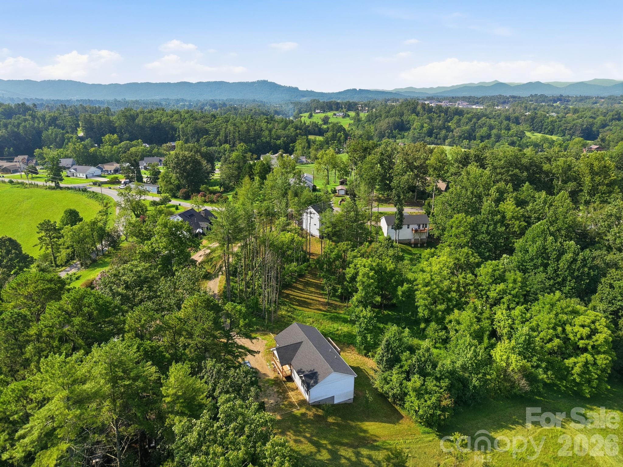 7 Greenridge Road — Weaverville