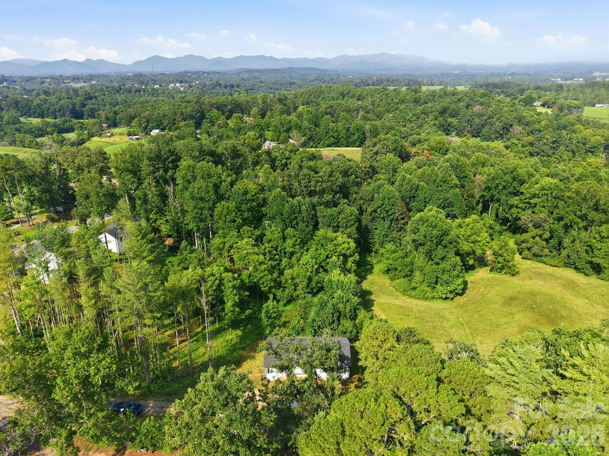 7 Greenridge Road — Weaverville