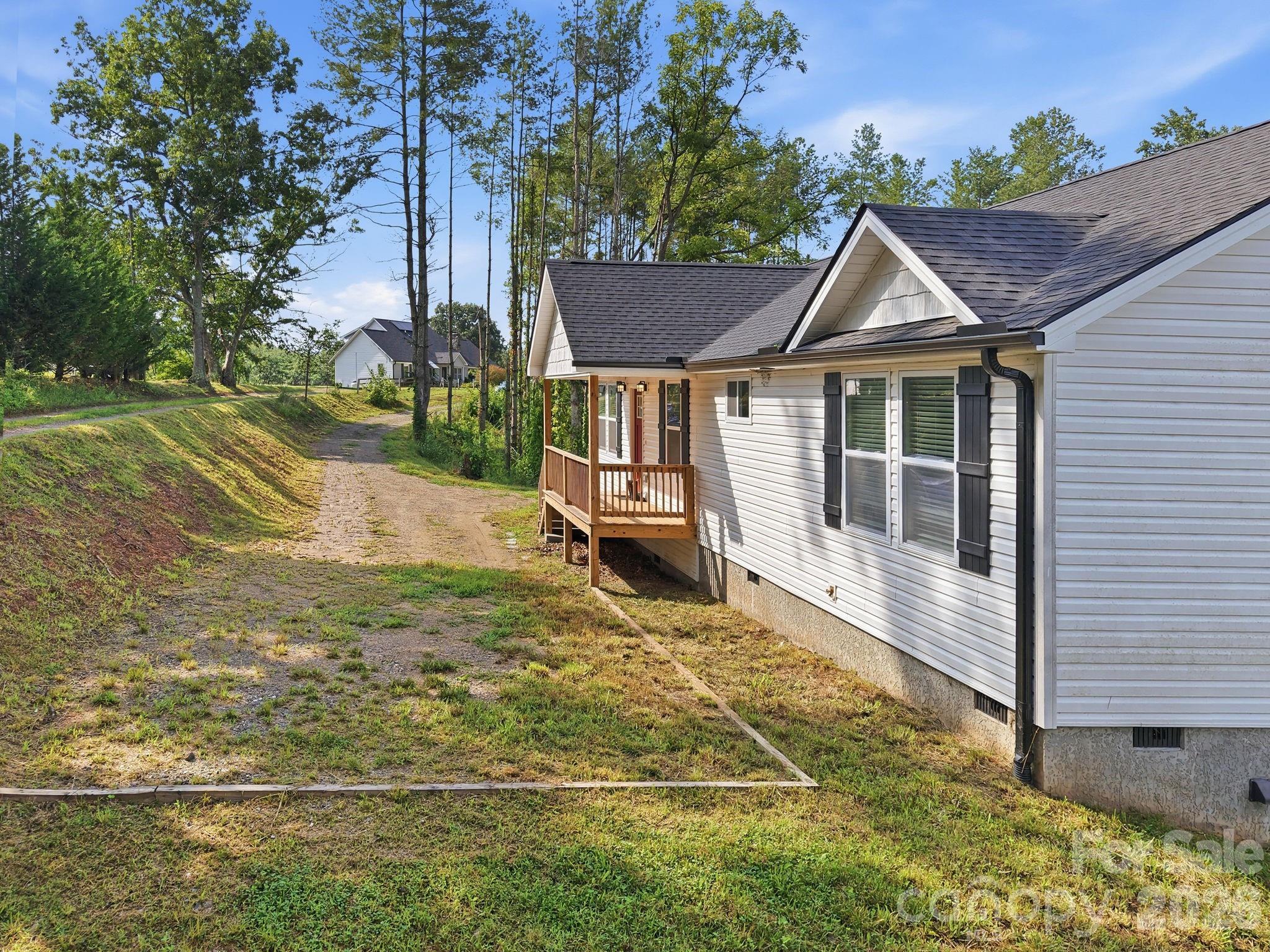 7 Greenridge Road — Weaverville