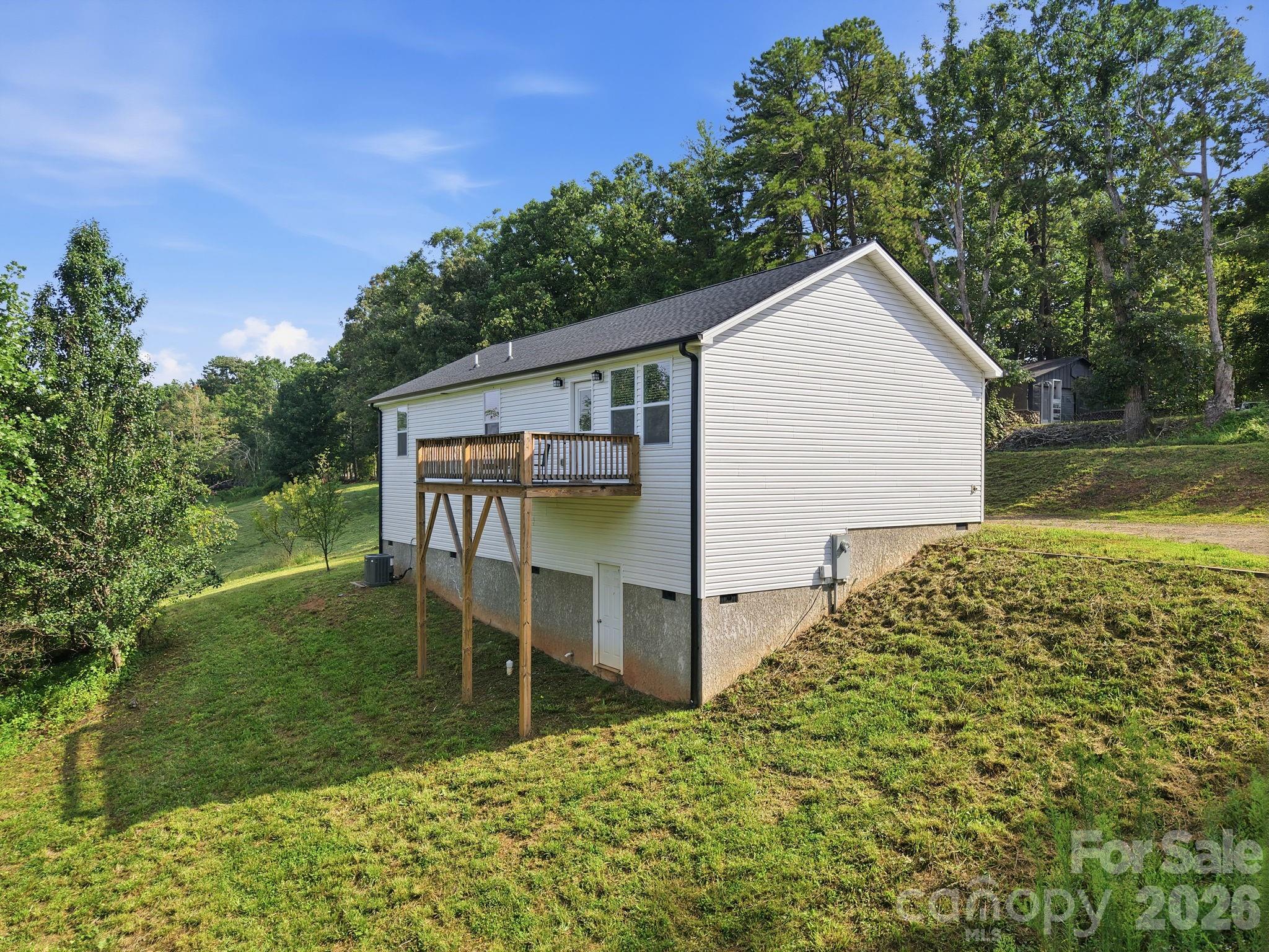 7 Greenridge Road — Weaverville