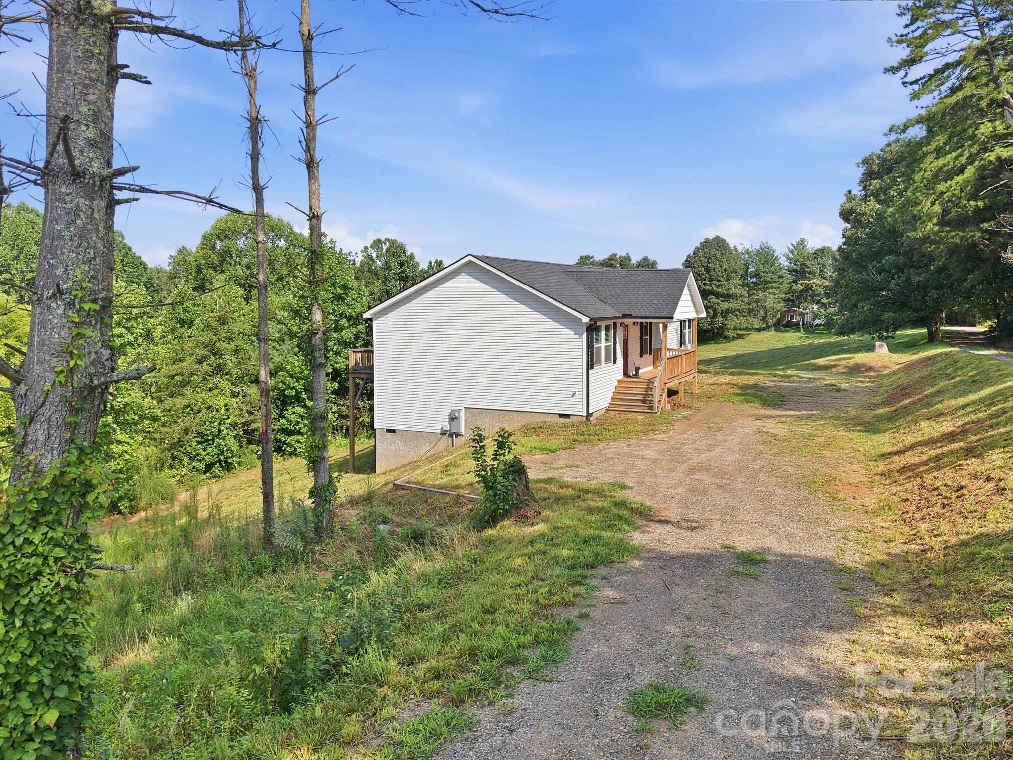 7 Greenridge Road — Weaverville
