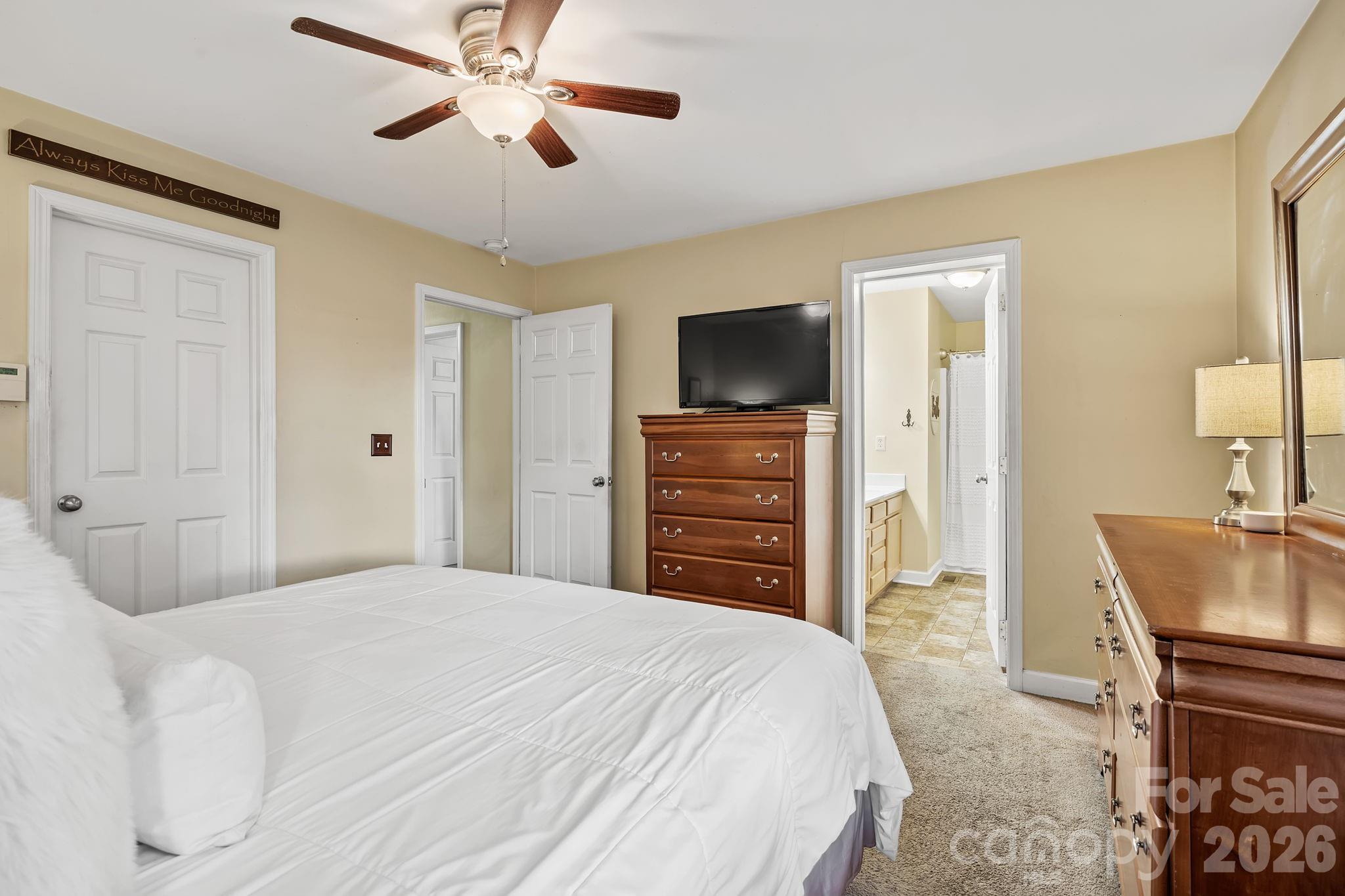 47 Fox Road — Asheville