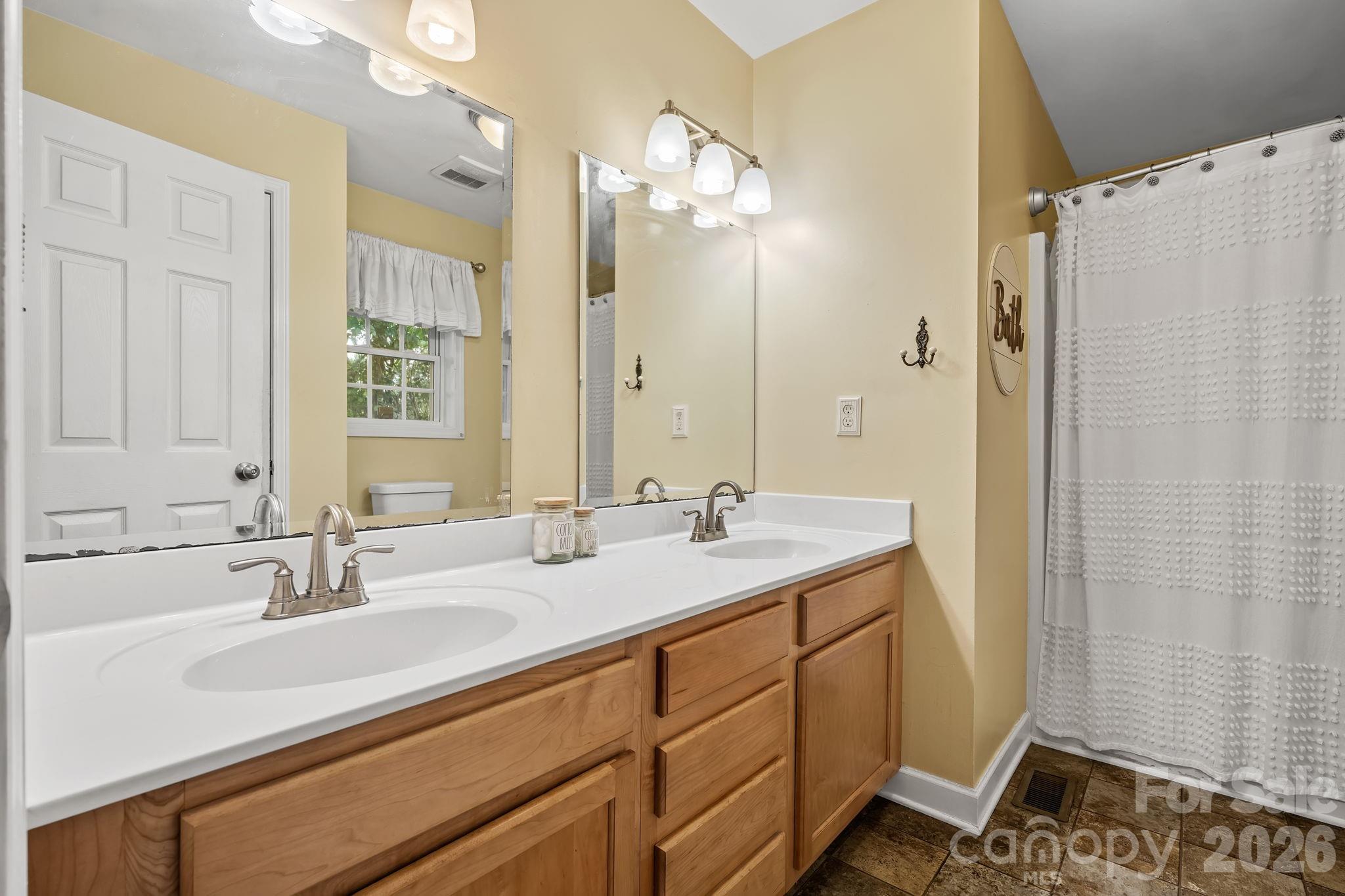 47 Fox Road — Asheville