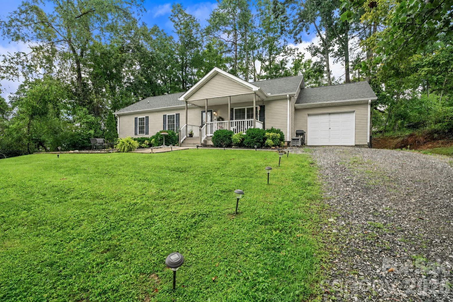 47 Fox Road — Asheville