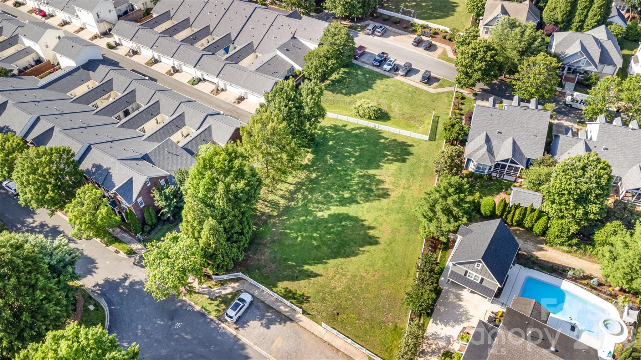 239 N Faulkner Way — Davidson
