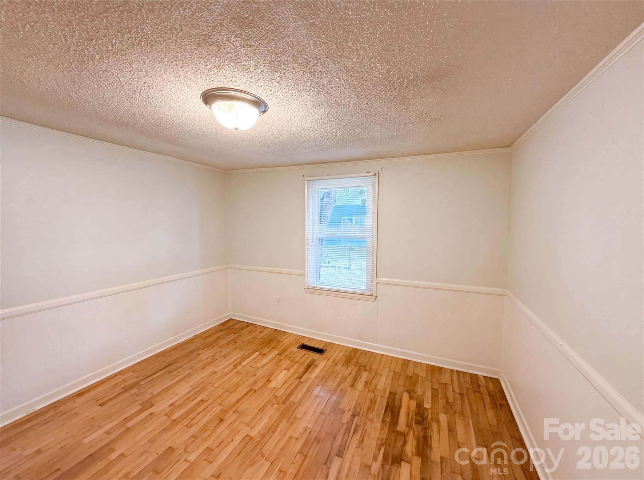 1017 White Lane — Gastonia