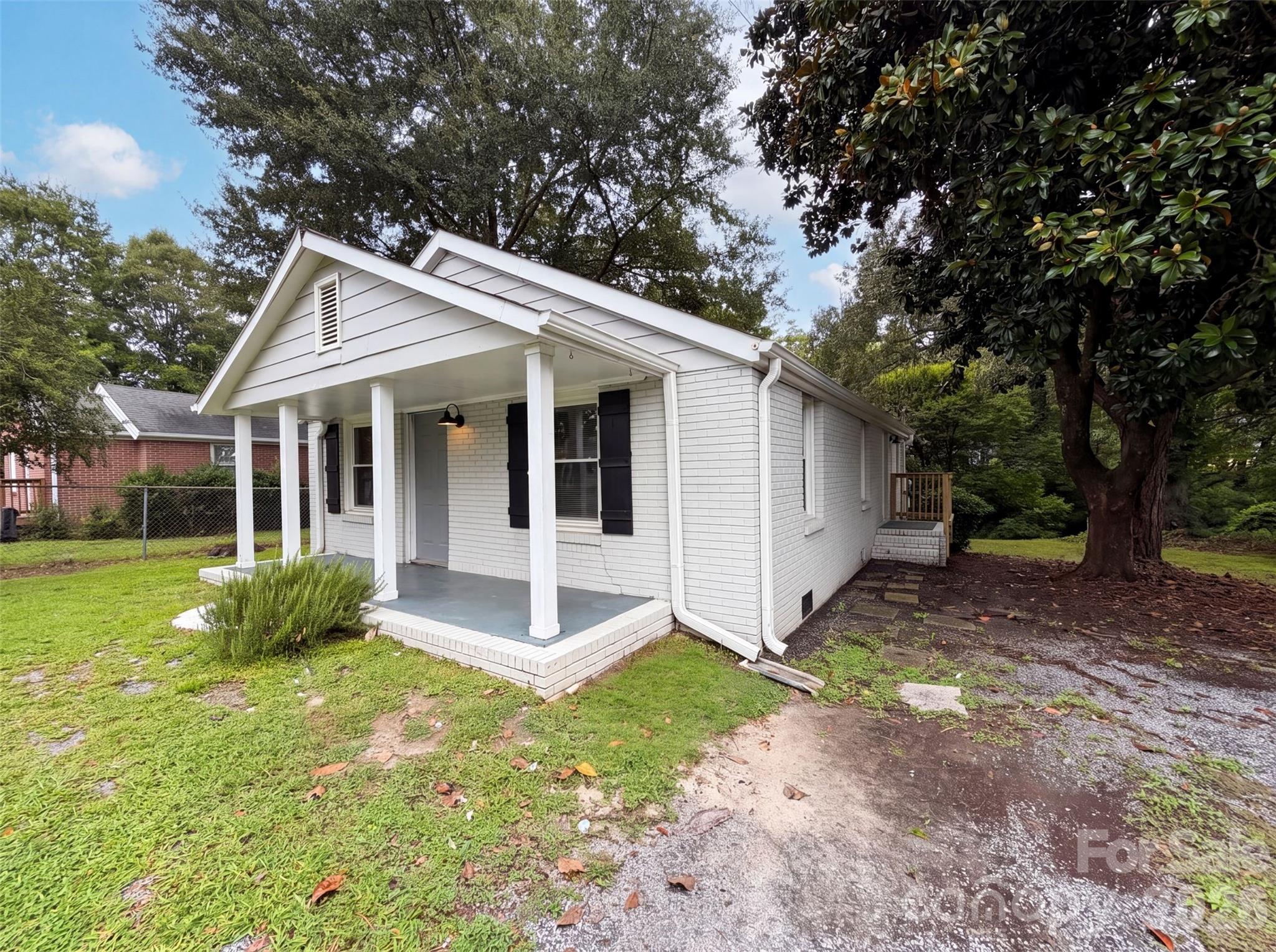 1017 White Lane — Gastonia