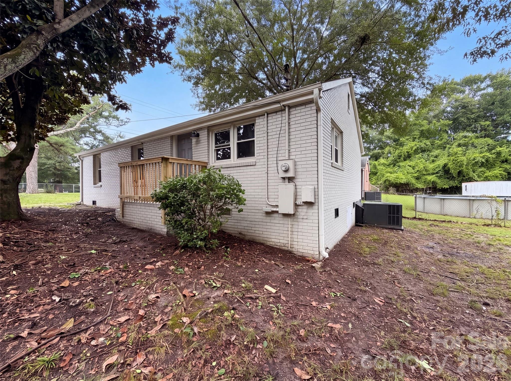 1017 White Lane — Gastonia
