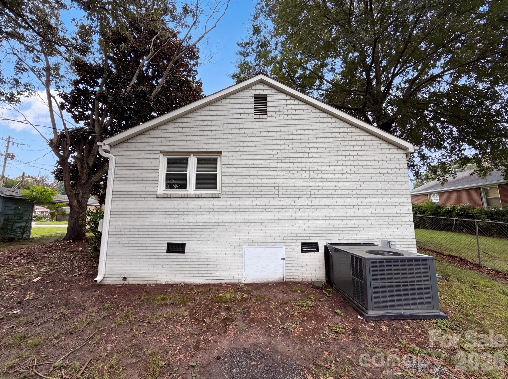 1017 White Lane — Gastonia