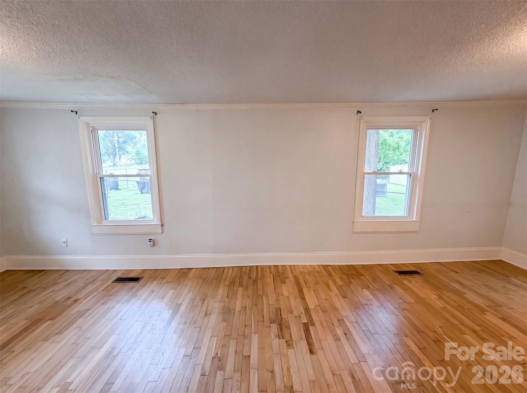 1017 White Lane — Gastonia