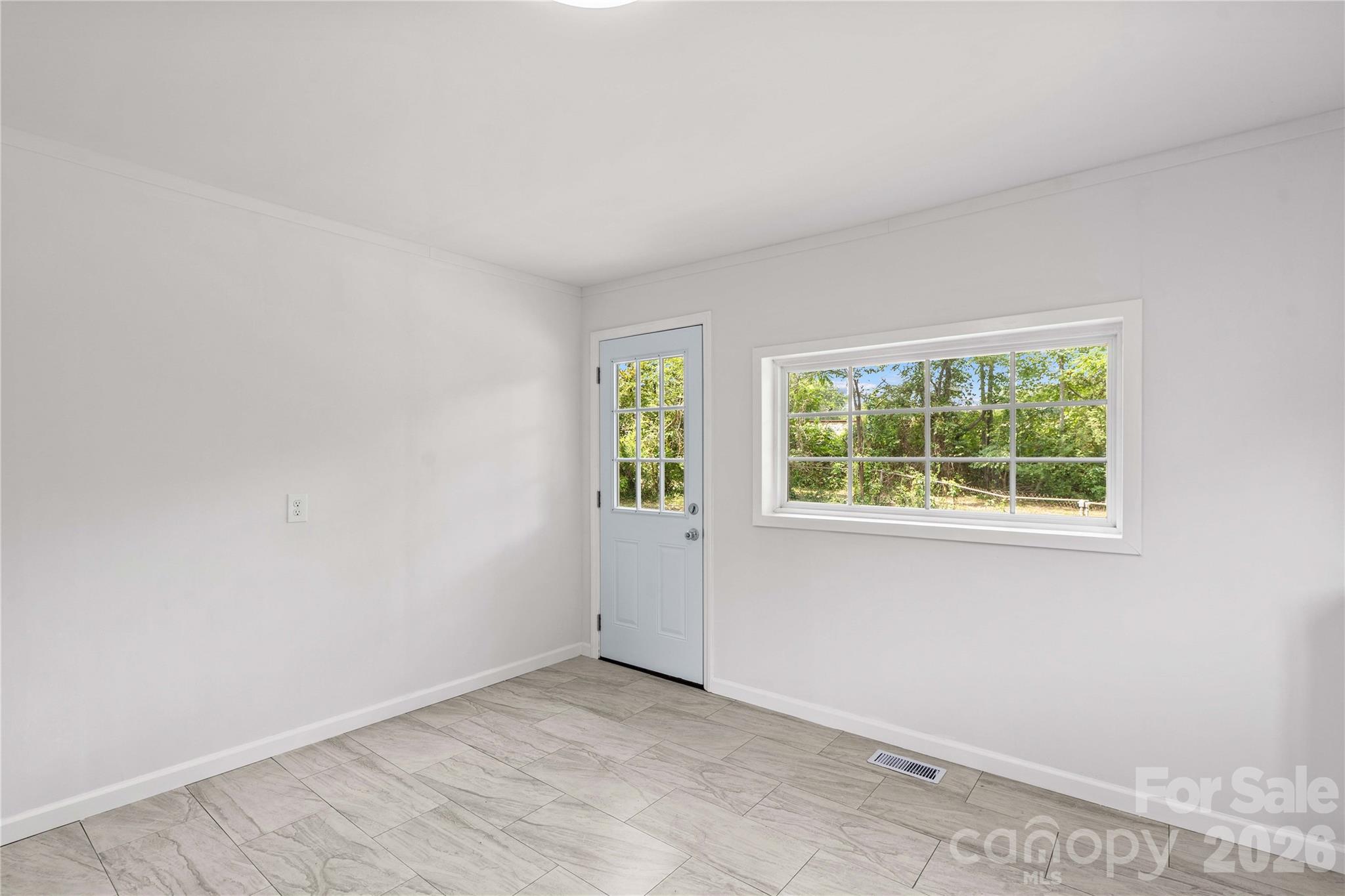 715 N Central Avenue — Landis