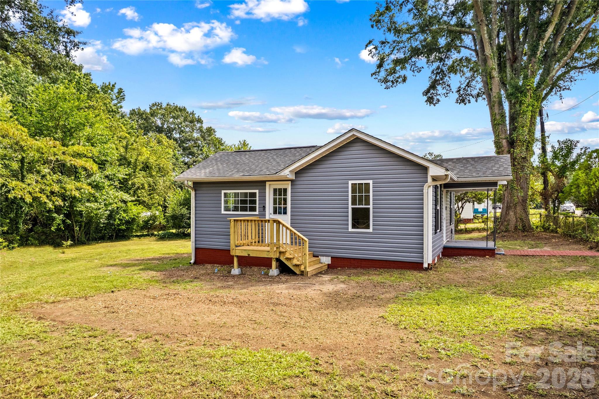 715 N Central Avenue — Landis