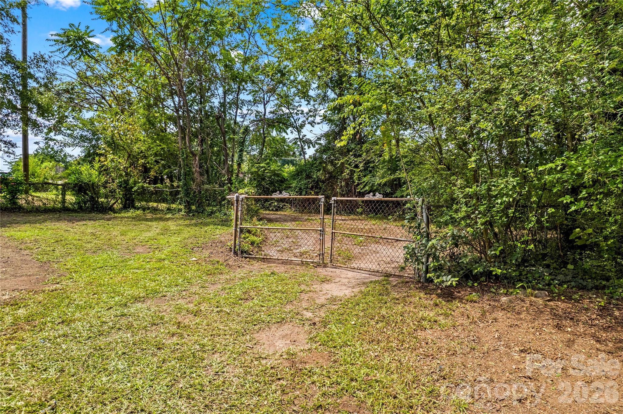 715 N Central Avenue — Landis