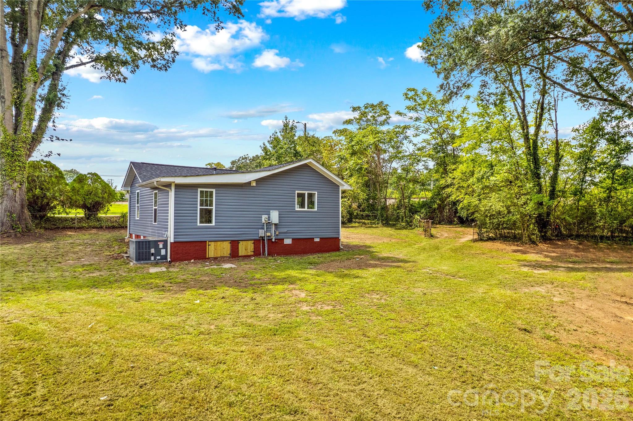 715 N Central Avenue — Landis