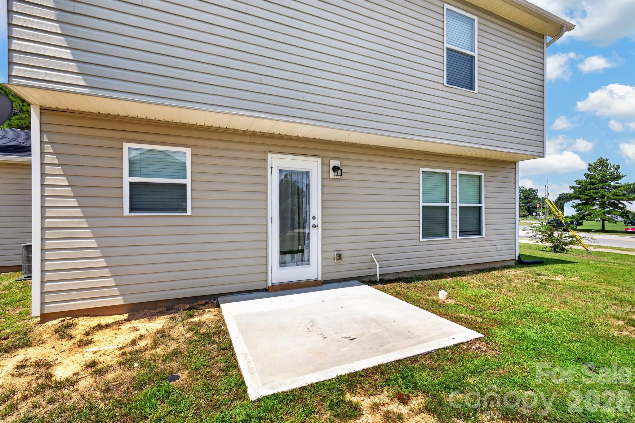 1425 Springdale Road — Lancaster