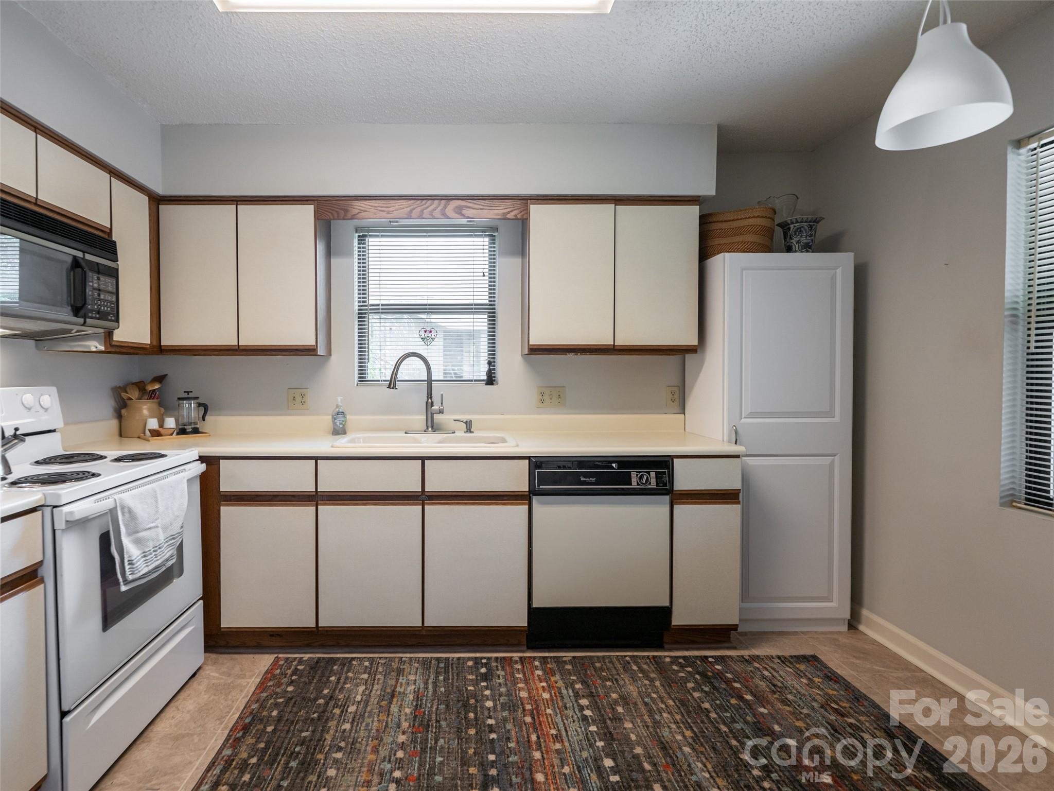 1406 Abbey Circle — Asheville