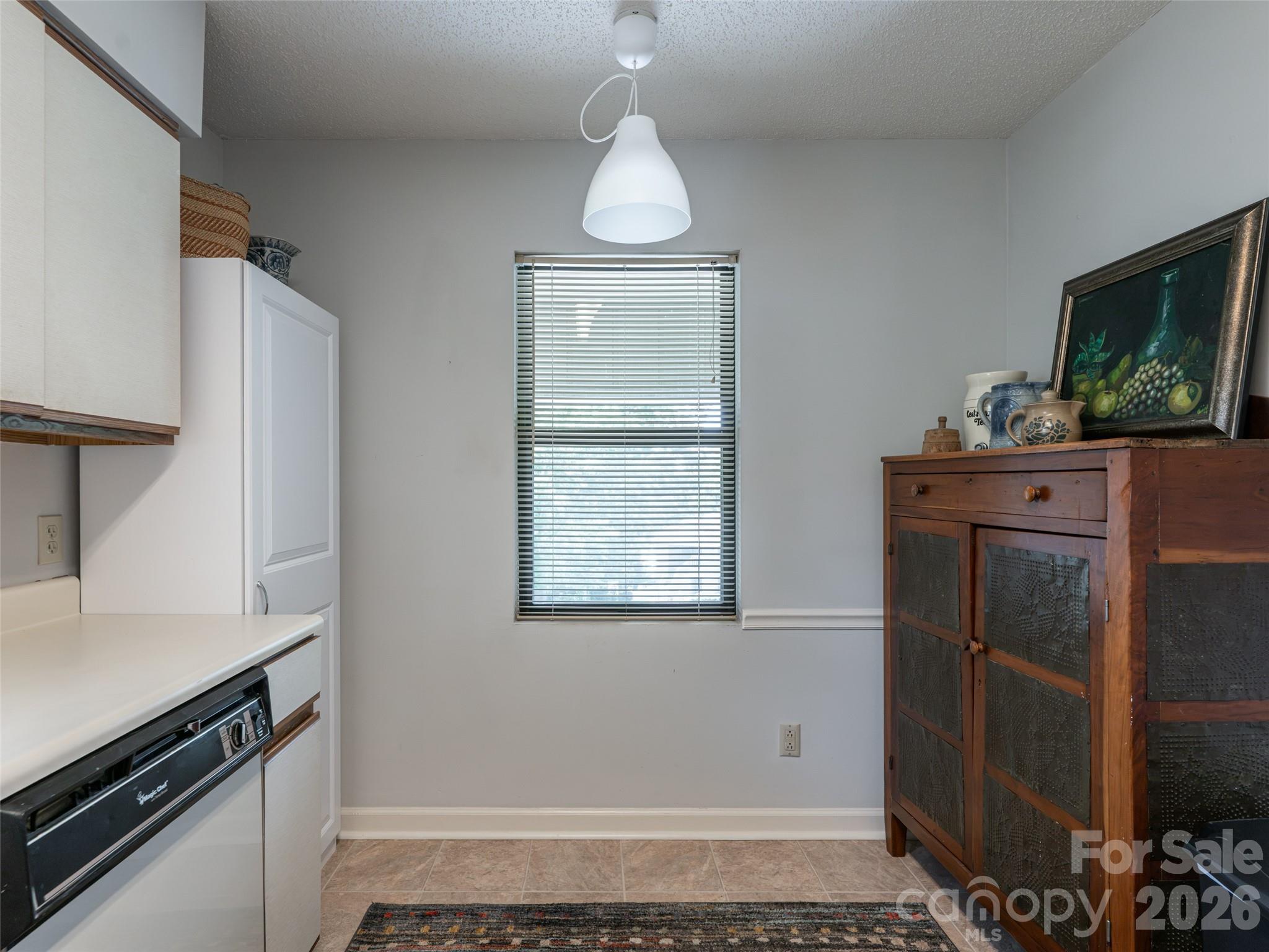 1406 Abbey Circle — Asheville