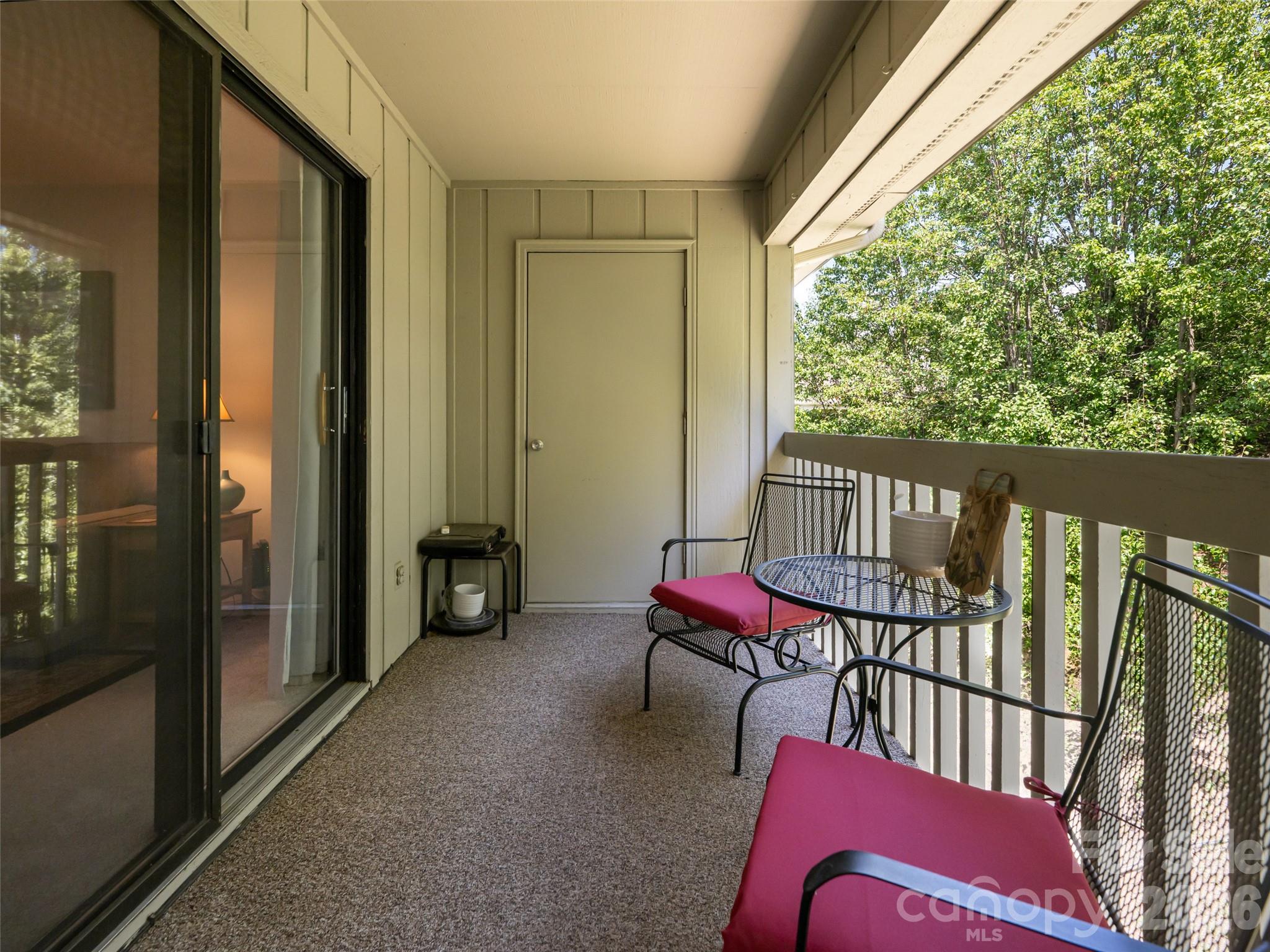 1406 Abbey Circle — Asheville