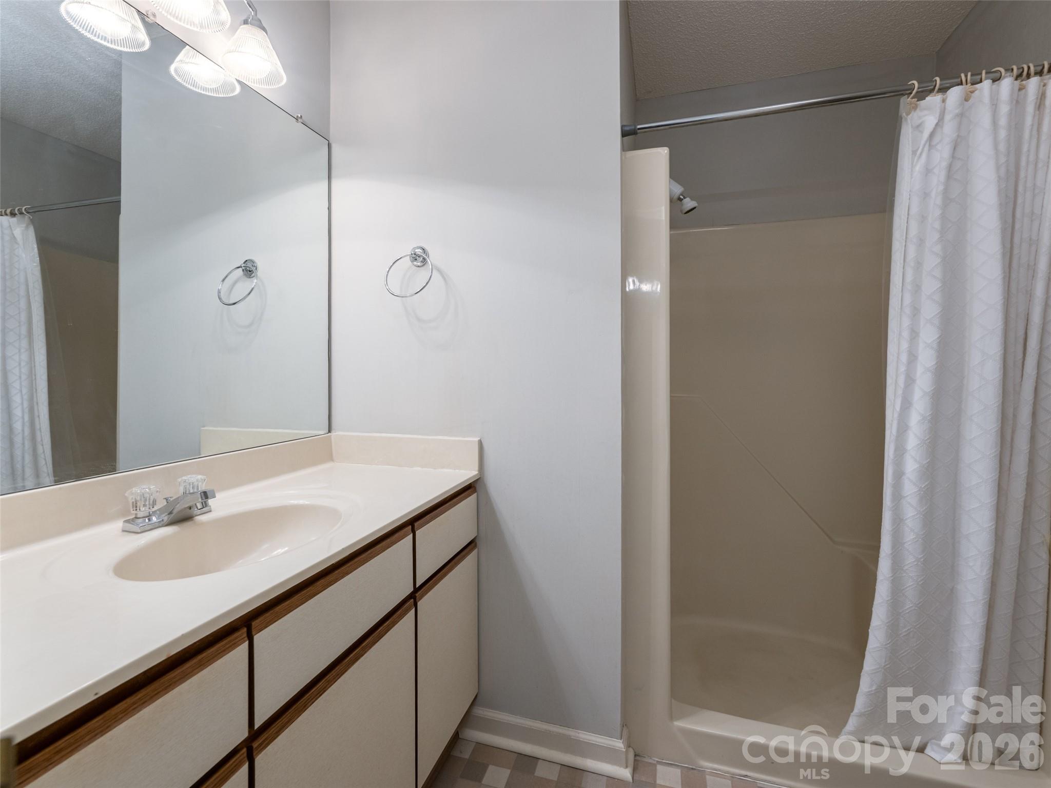 1406 Abbey Circle — Asheville